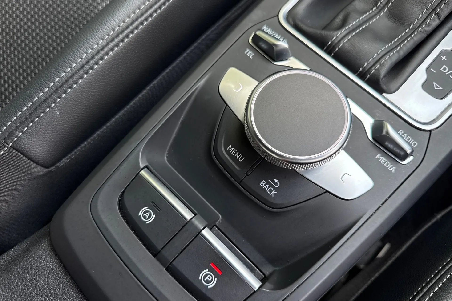 Audi Q2 thumbnail image number 42