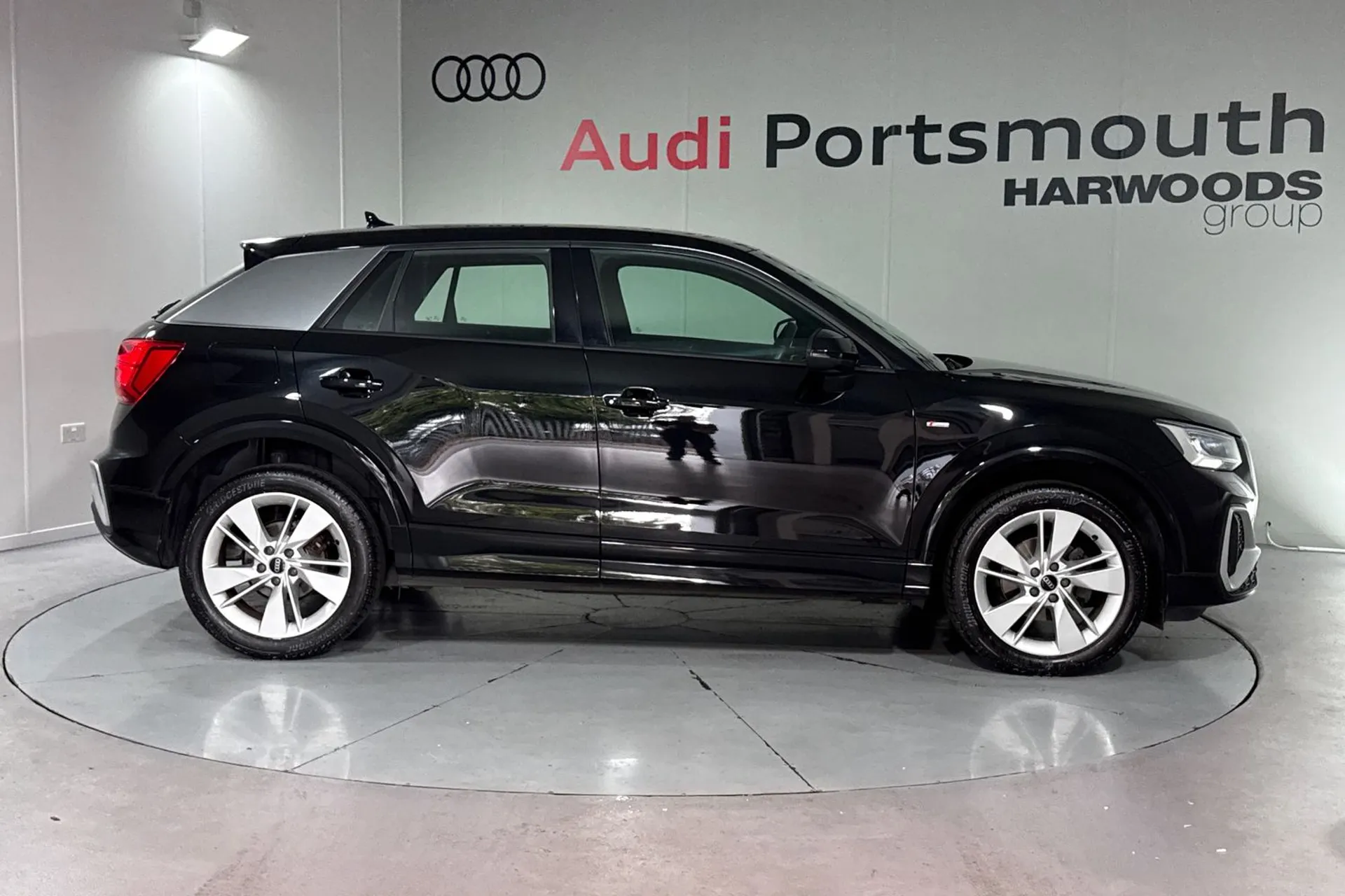 Audi Q2 thumbnail image number 2