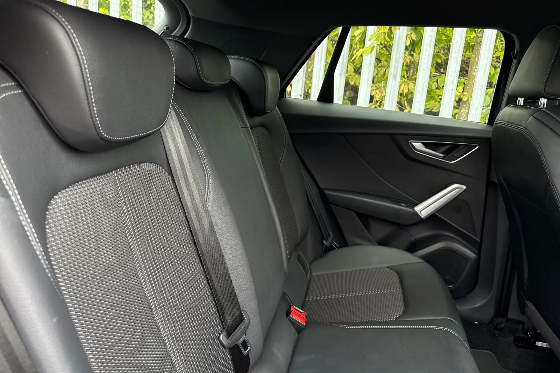 Audi Q2 thumbnail image number 21