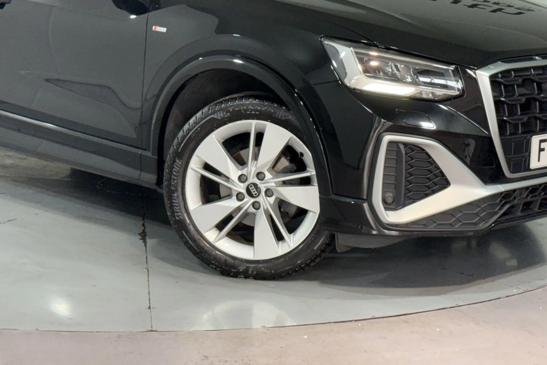 Audi Q2 thumbnail image number 11
