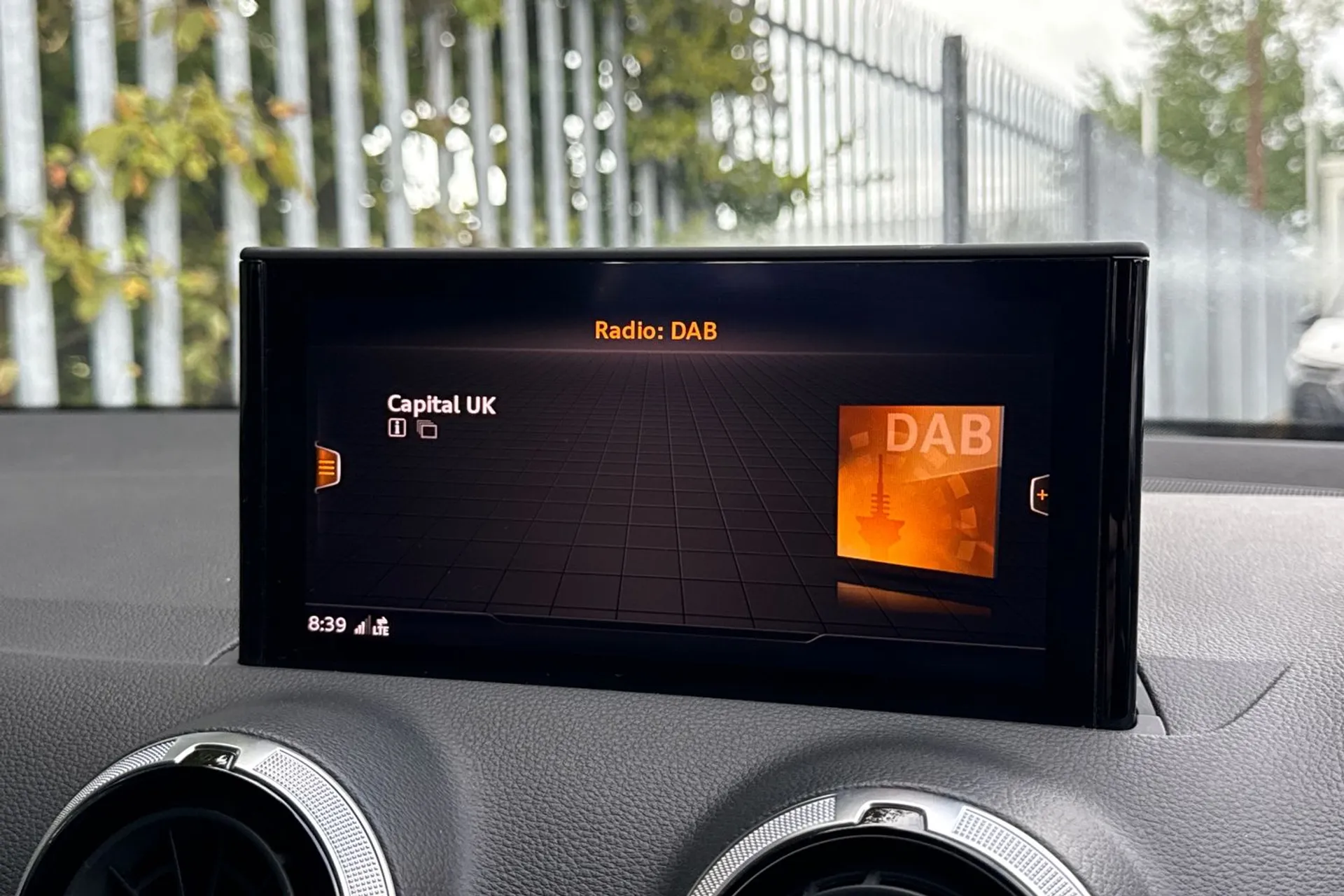 Audi Q2 thumbnail image number 31
