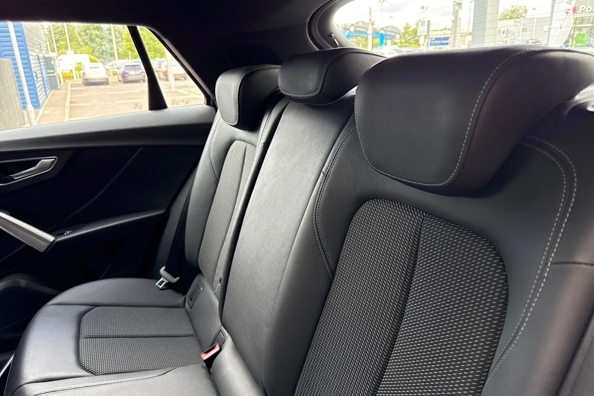 Audi Q2 thumbnail image number 32
