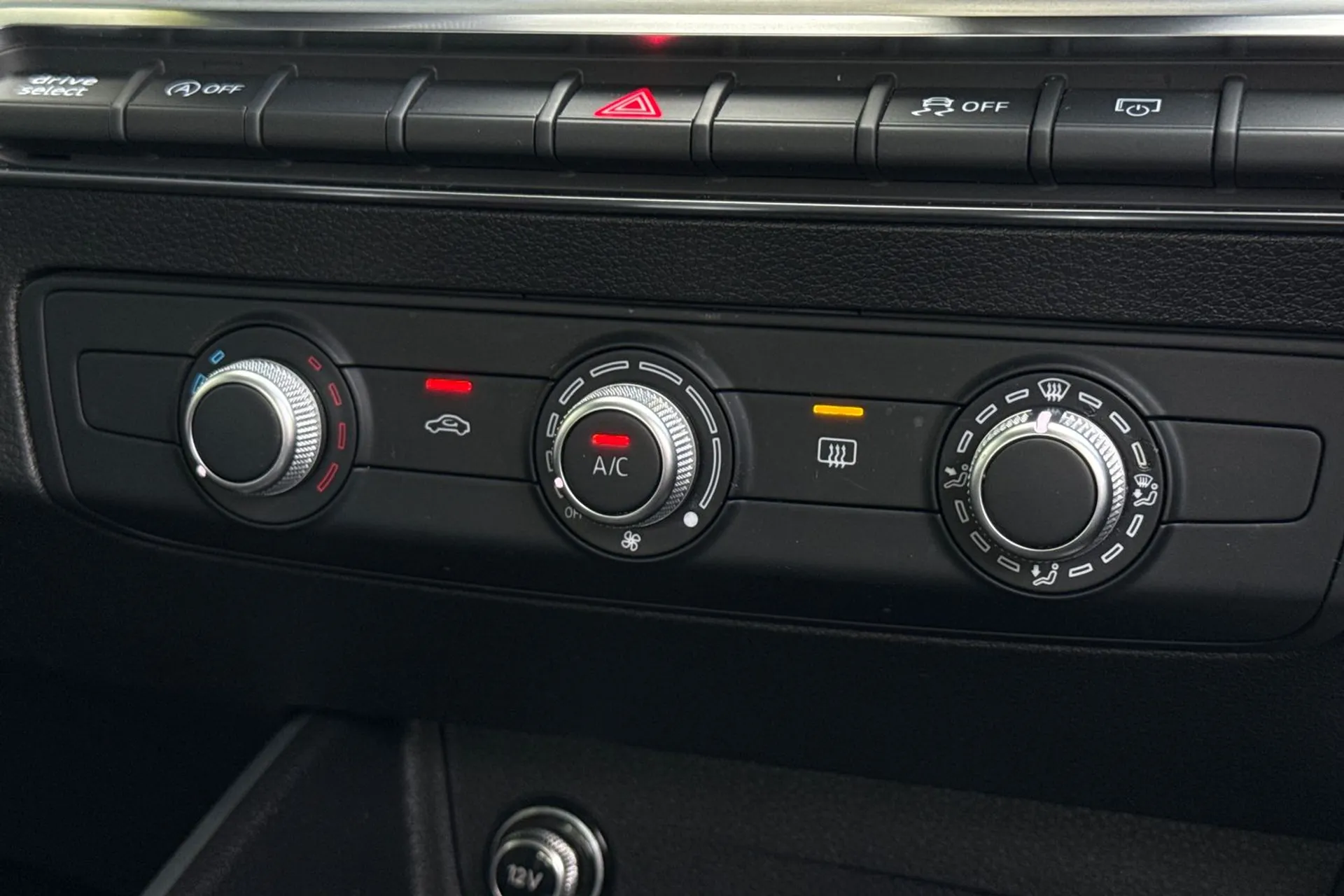 Audi Q2 thumbnail image number 41