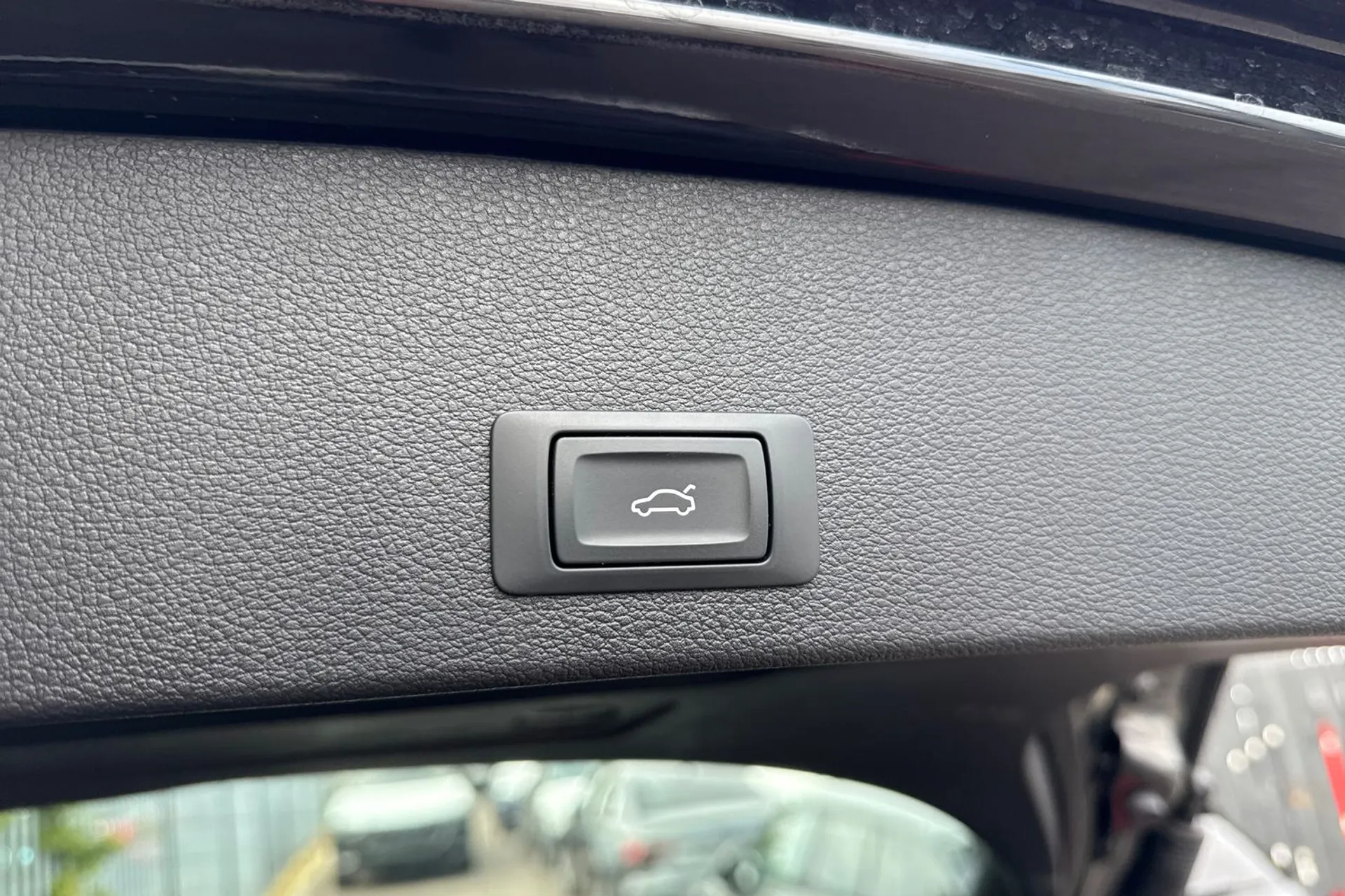 Audi Q2 thumbnail image number 19