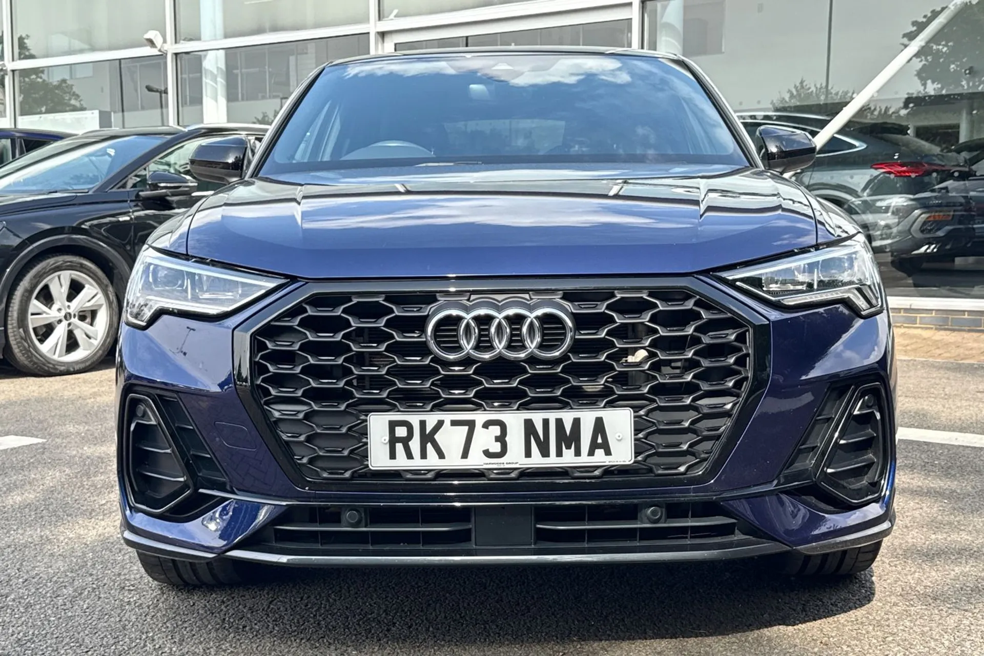 Audi Q3 thumbnail image number 11