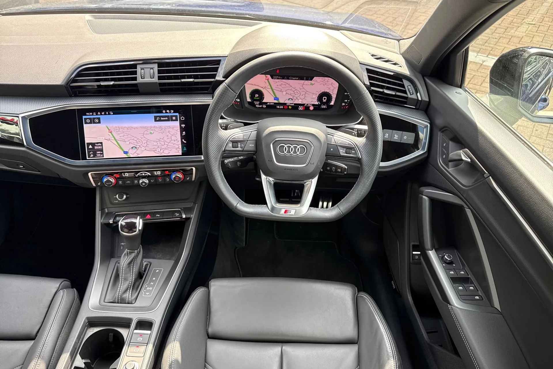 Audi Q3 thumbnail image number 34
