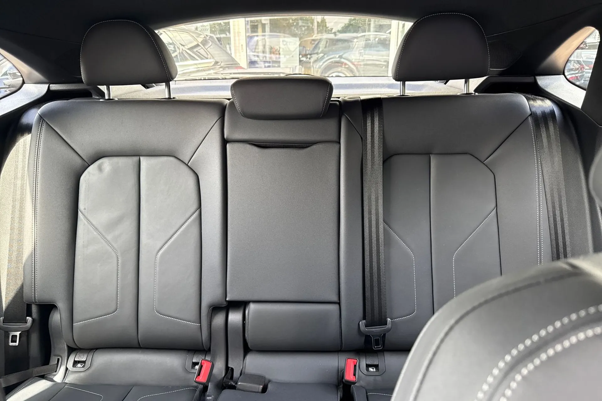 Audi Q3 thumbnail image number 30