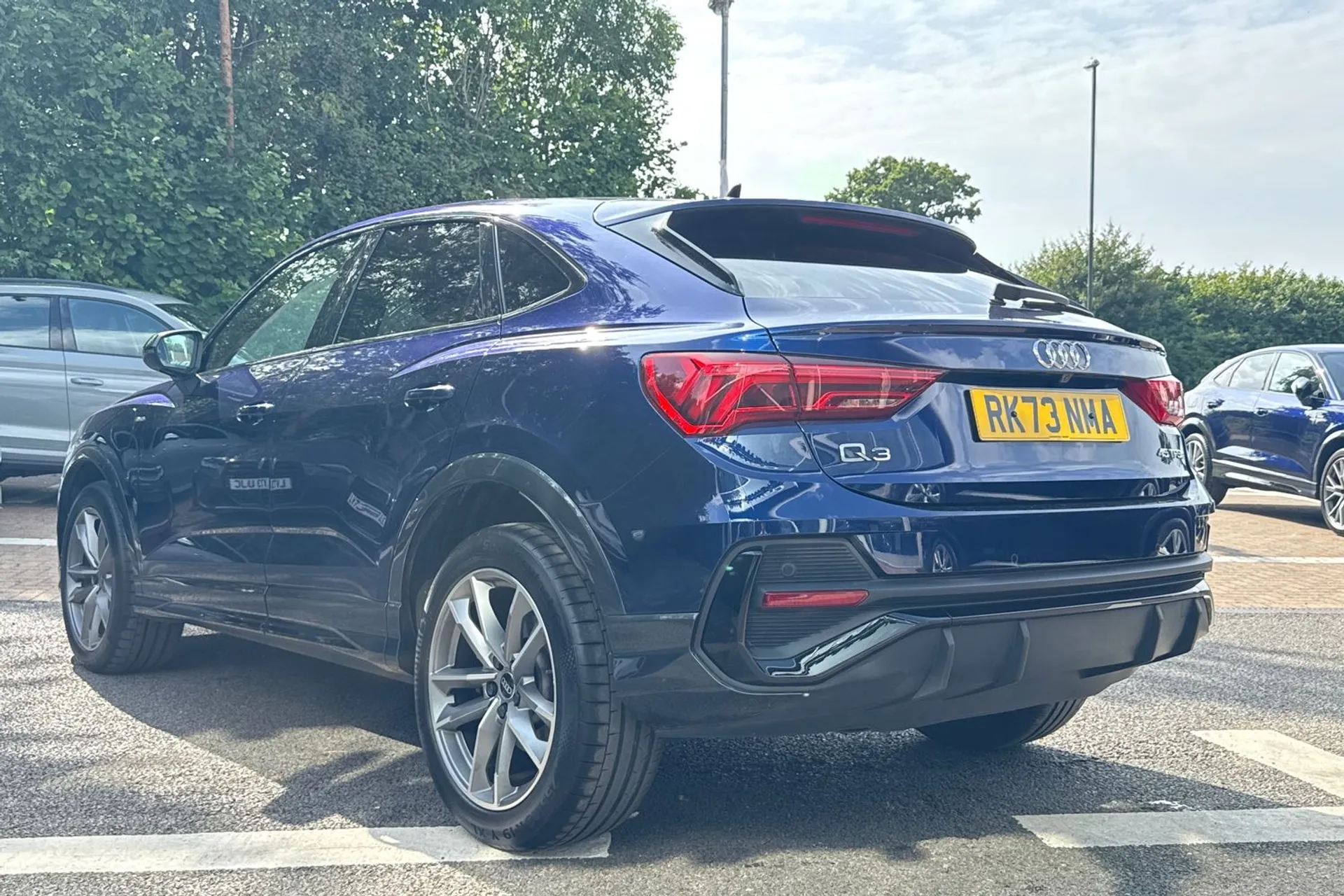 Audi Q3 thumbnail image number 8