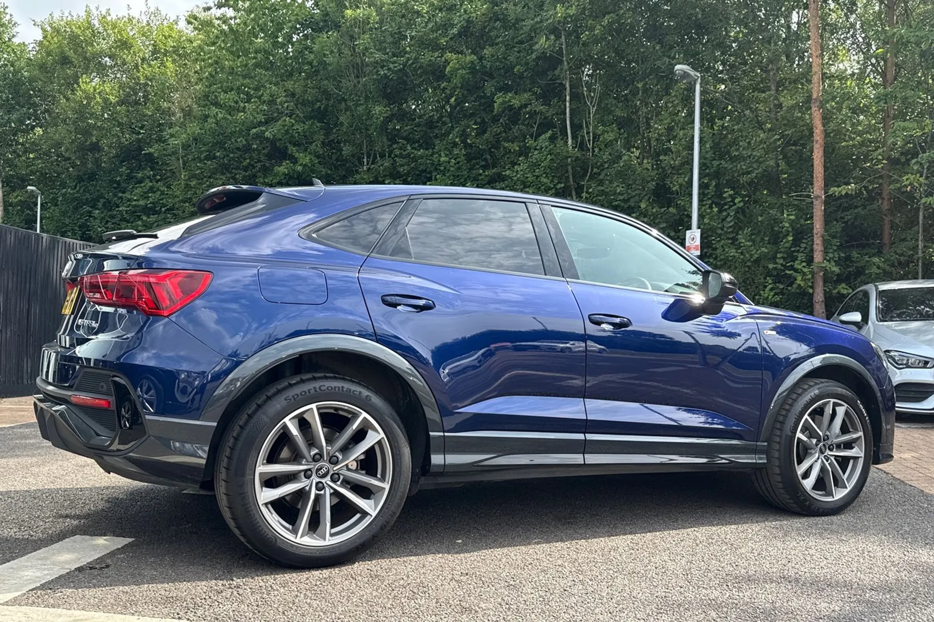 Audi Q3 thumbnail image number 6