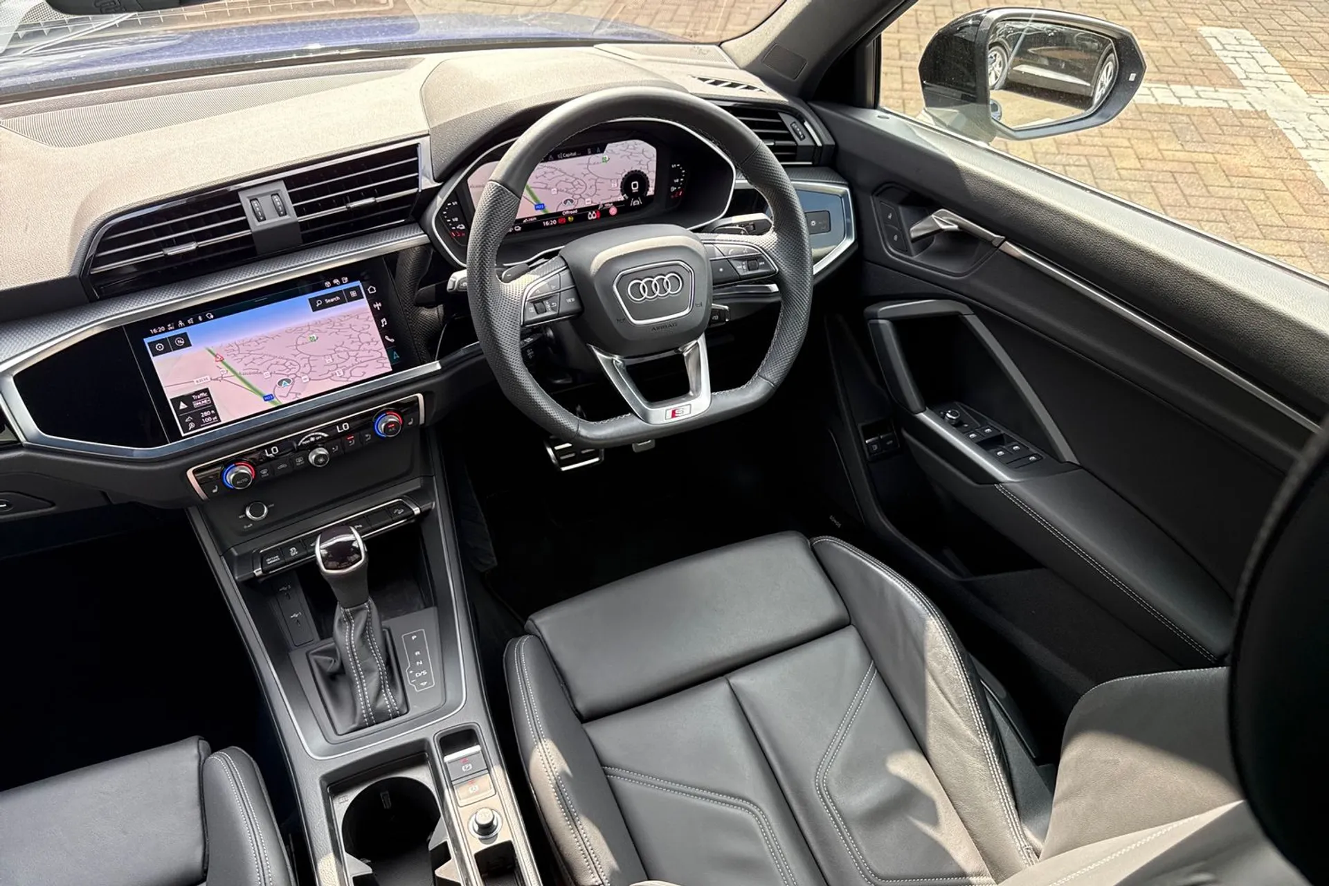 Audi Q3 thumbnail image number 33