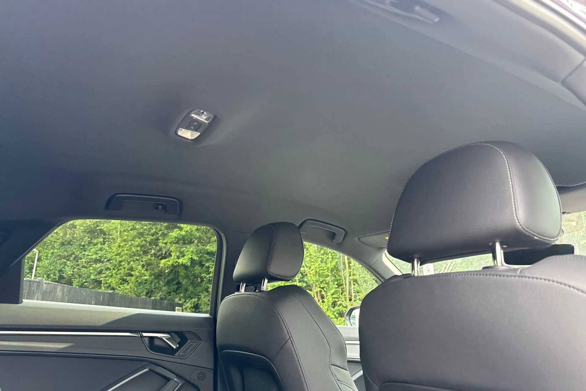 Audi Q3 thumbnail image number 22