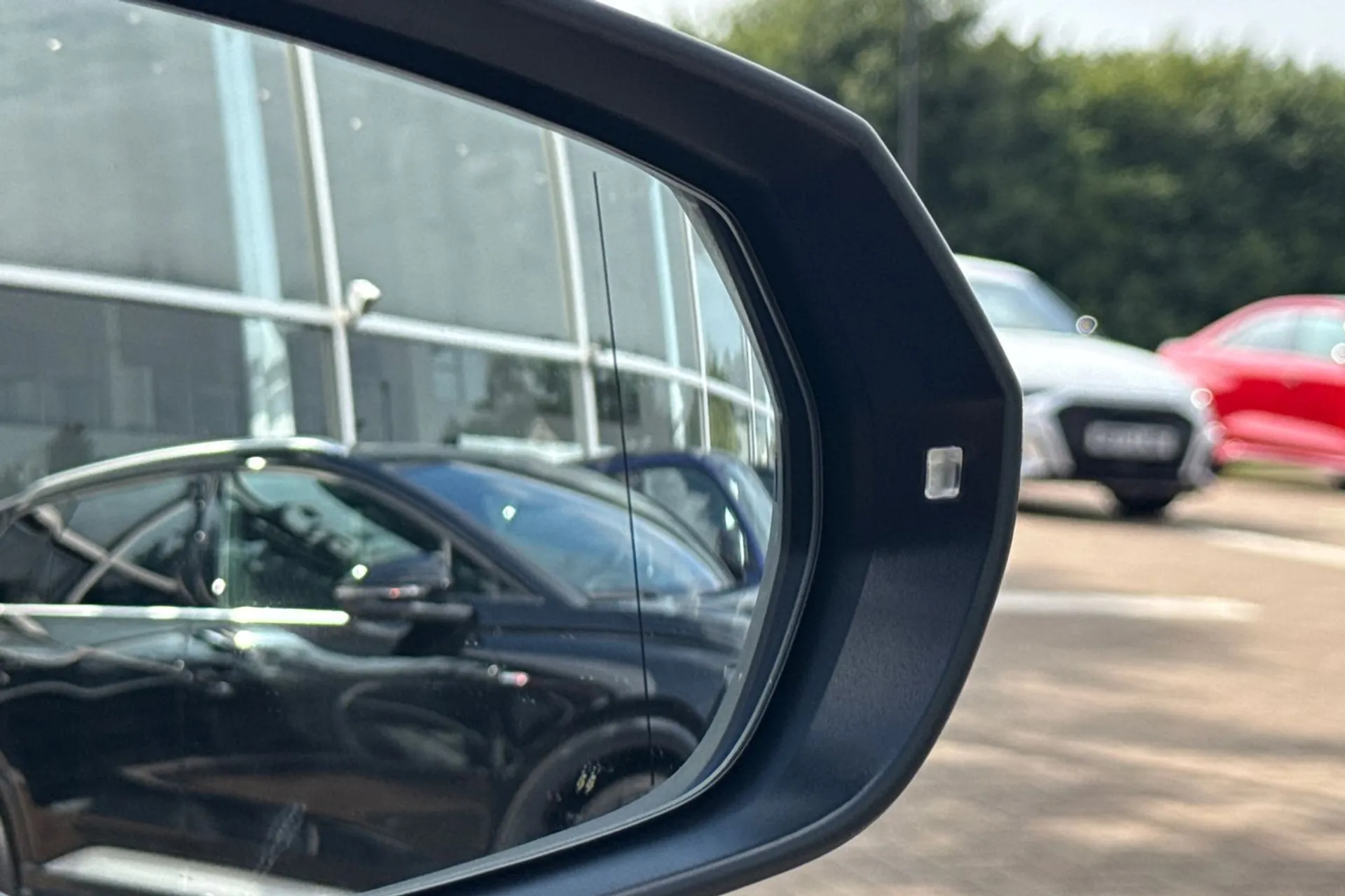 Audi Q3 thumbnail image number 48
