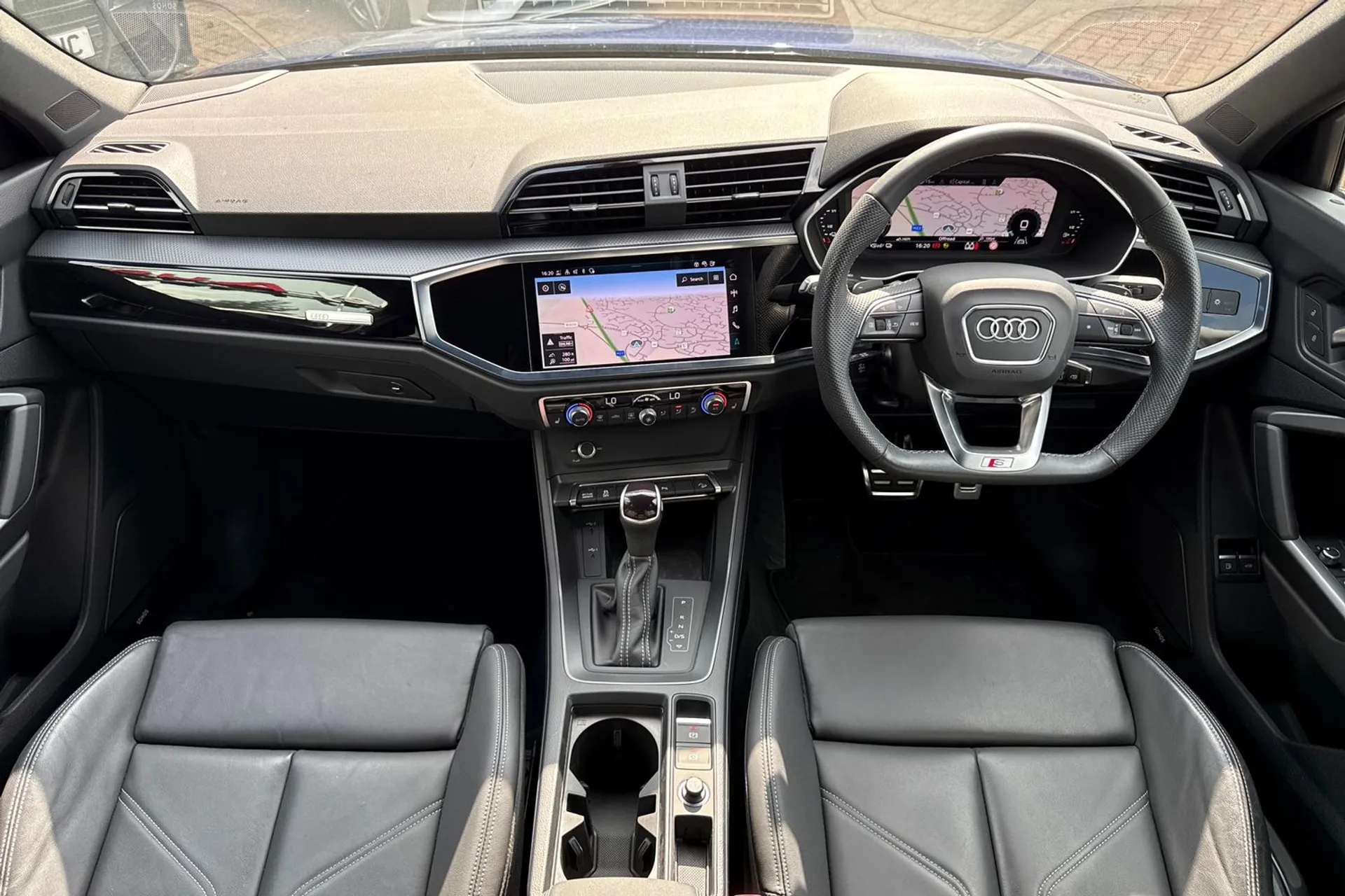 Audi Q3 thumbnail image number 31