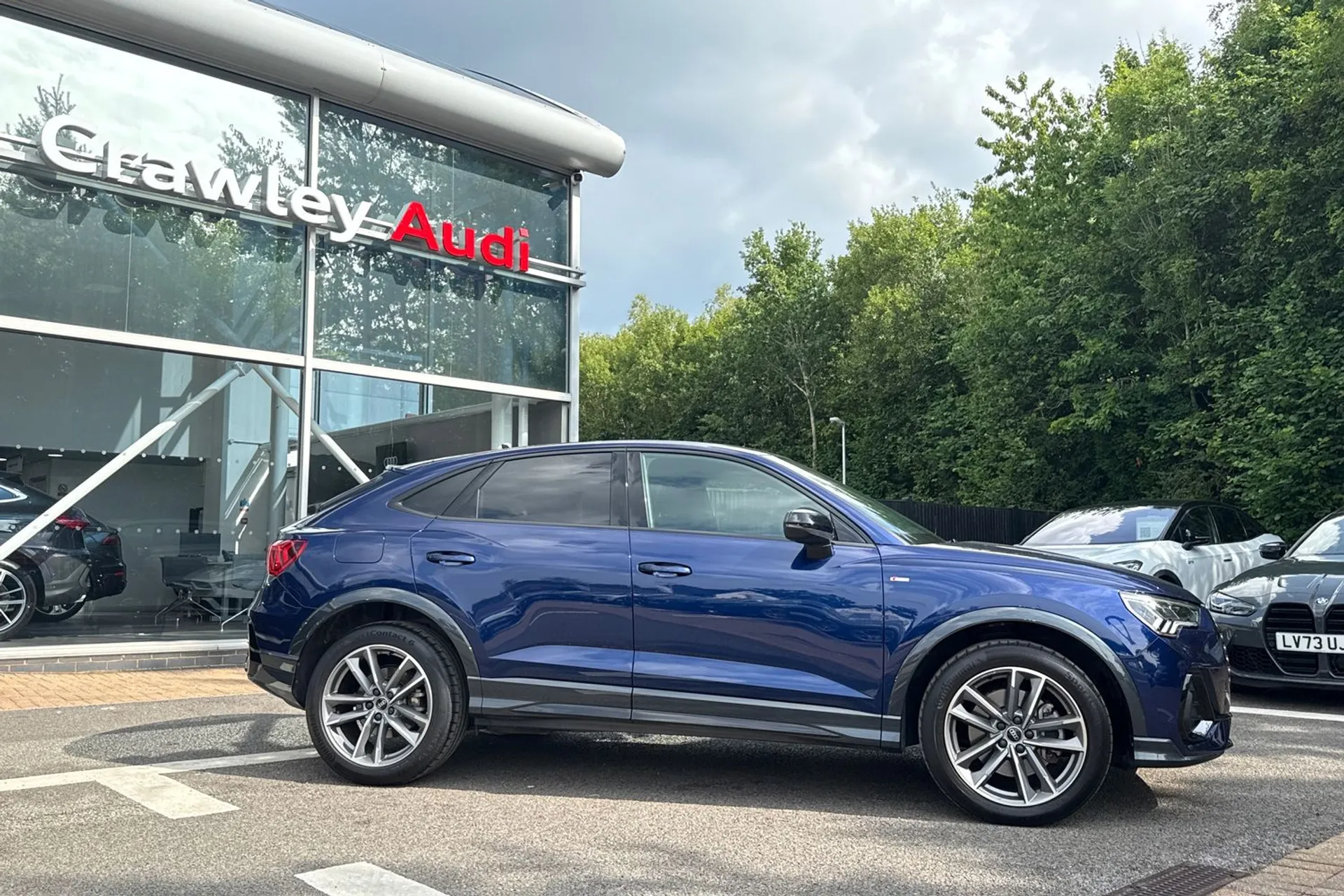 Audi Q3 thumbnail image number 2