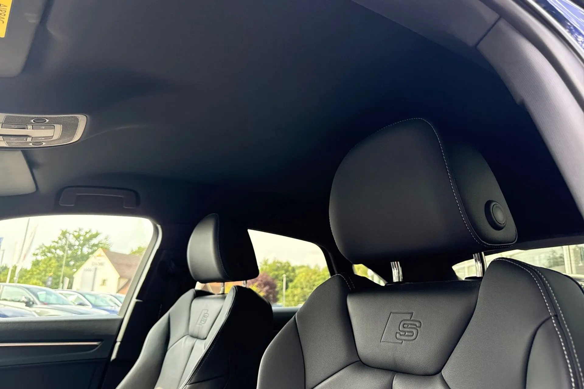 Audi Q3 thumbnail image number 28