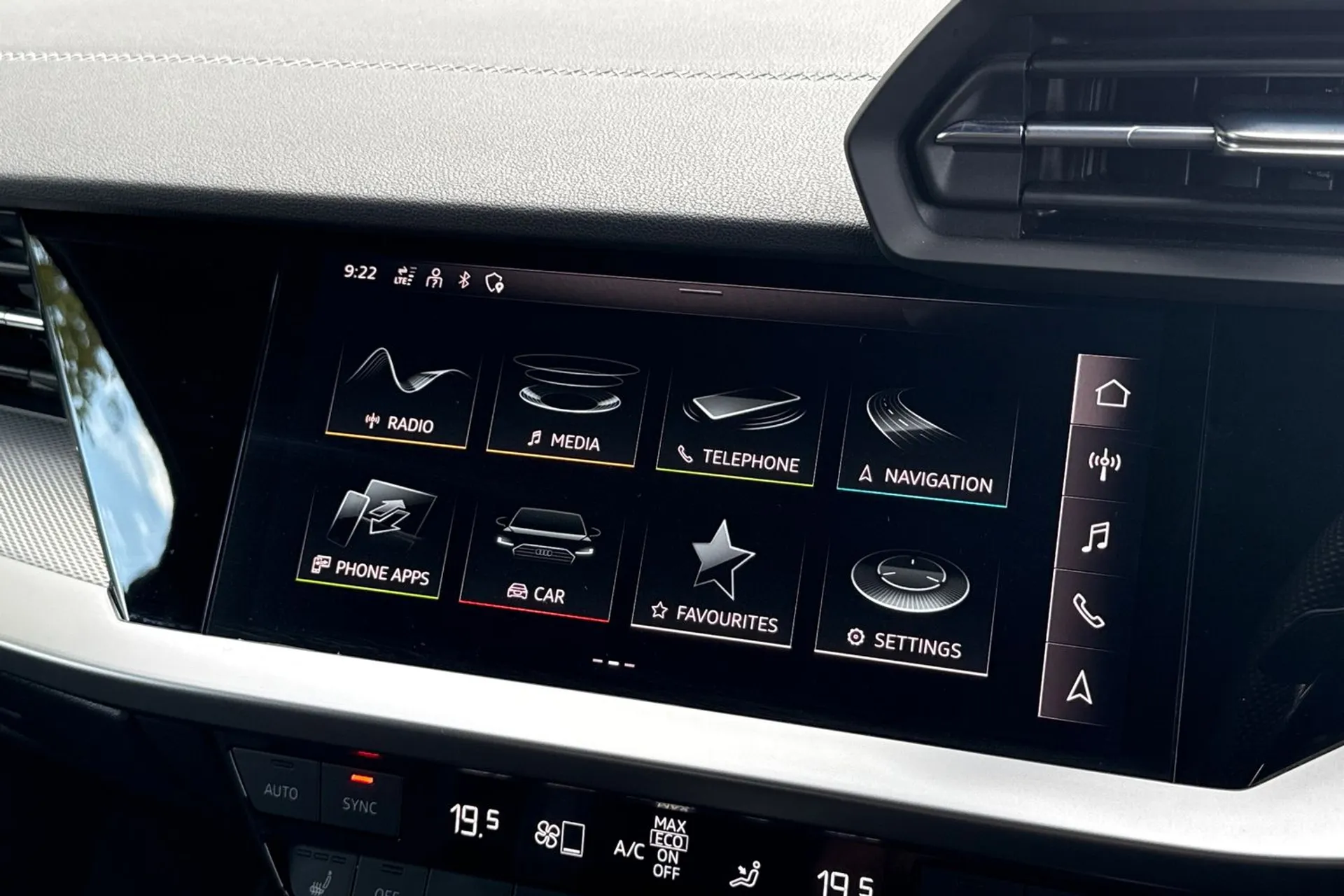 Audi A3 thumbnail image number 32