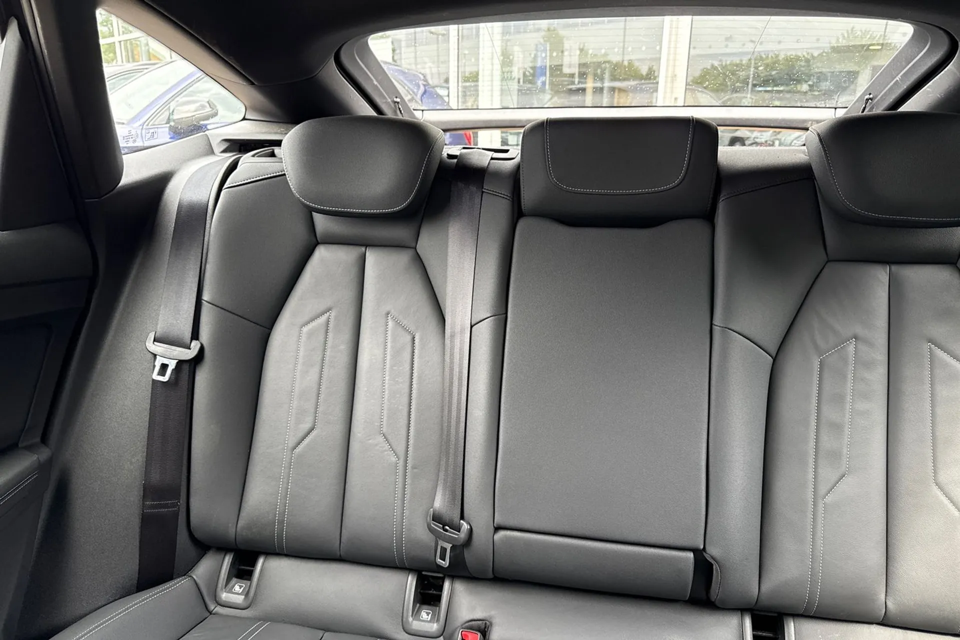 Audi Q4 thumbnail image number 31