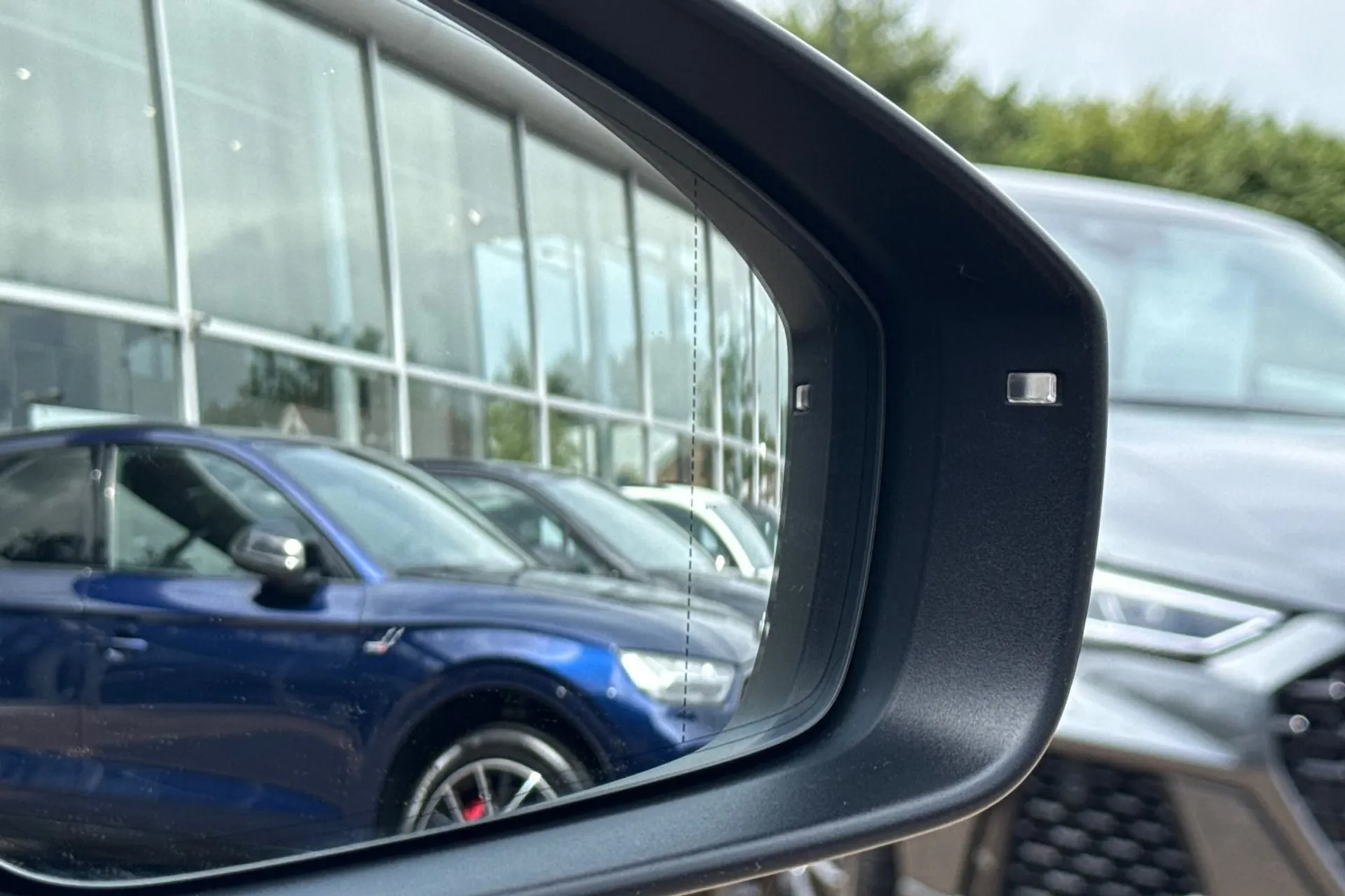 Audi Q4 thumbnail image number 46