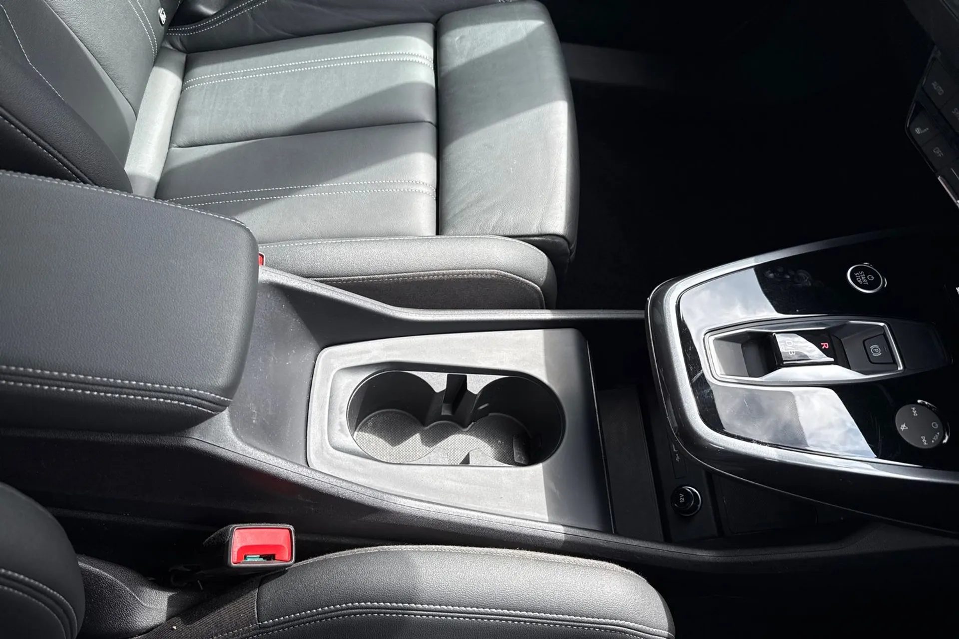 Audi Q4 thumbnail image number 42
