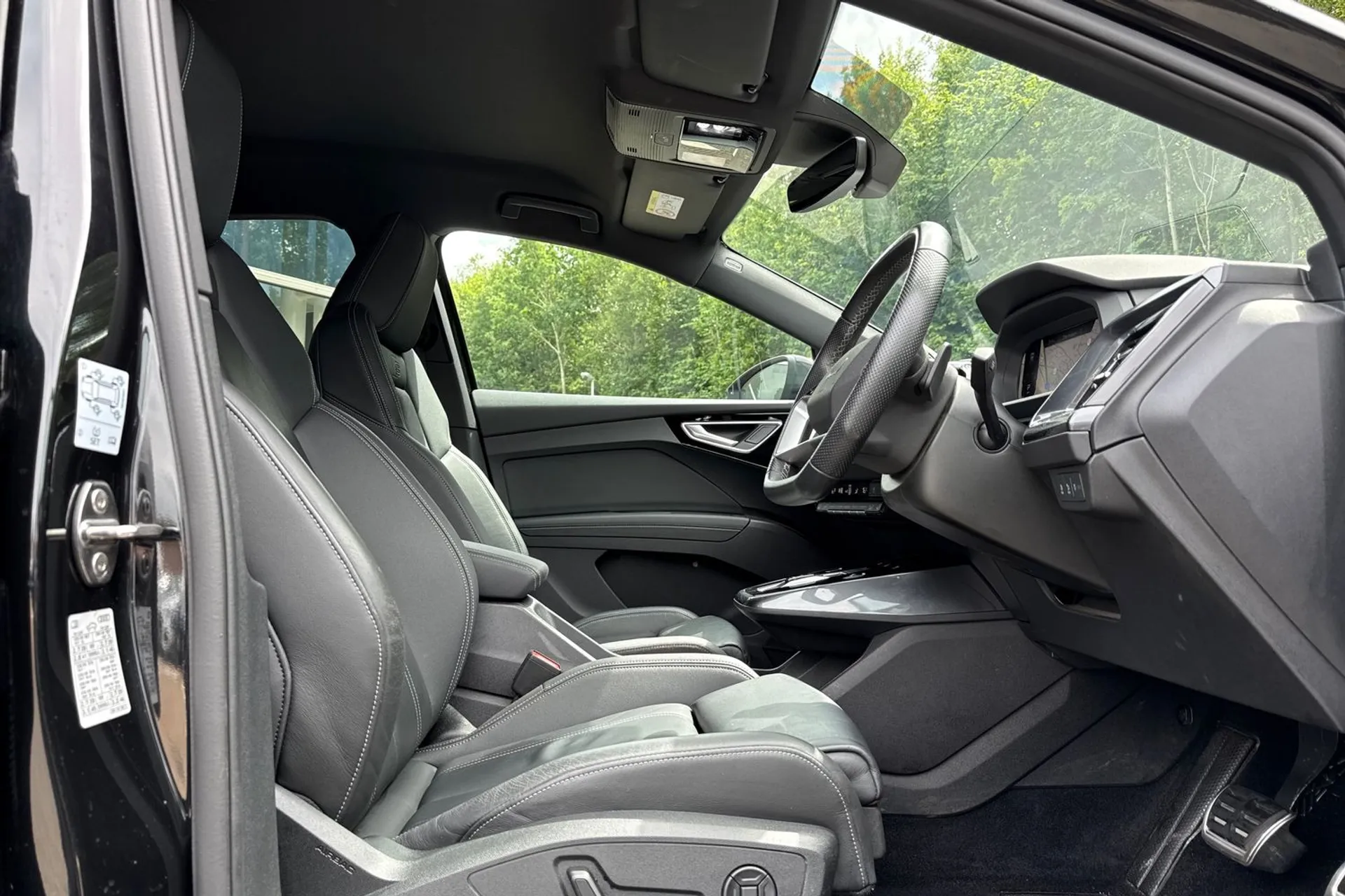 Audi Q4 thumbnail image number 25