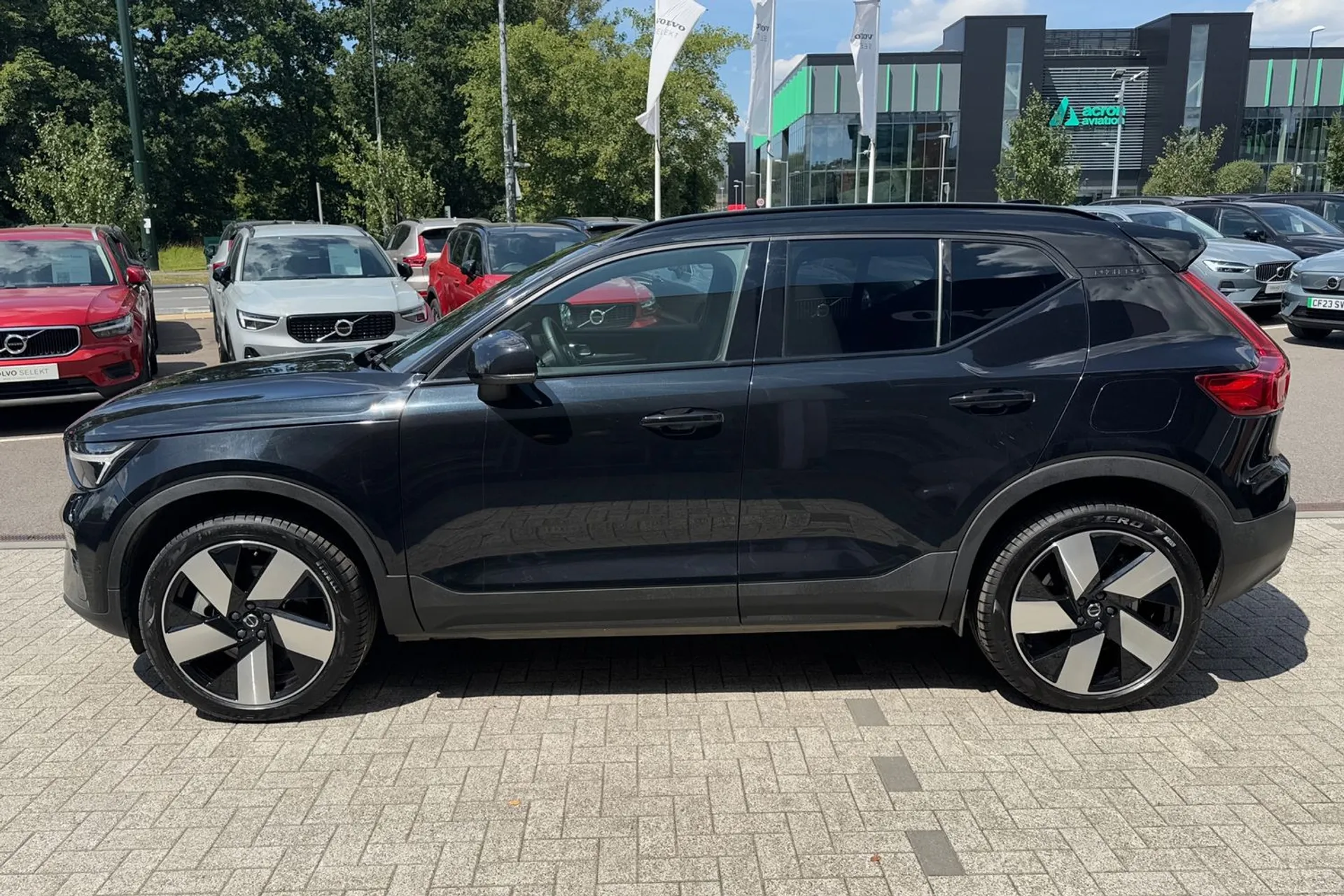 Volvo XC40 thumbnail image number 10