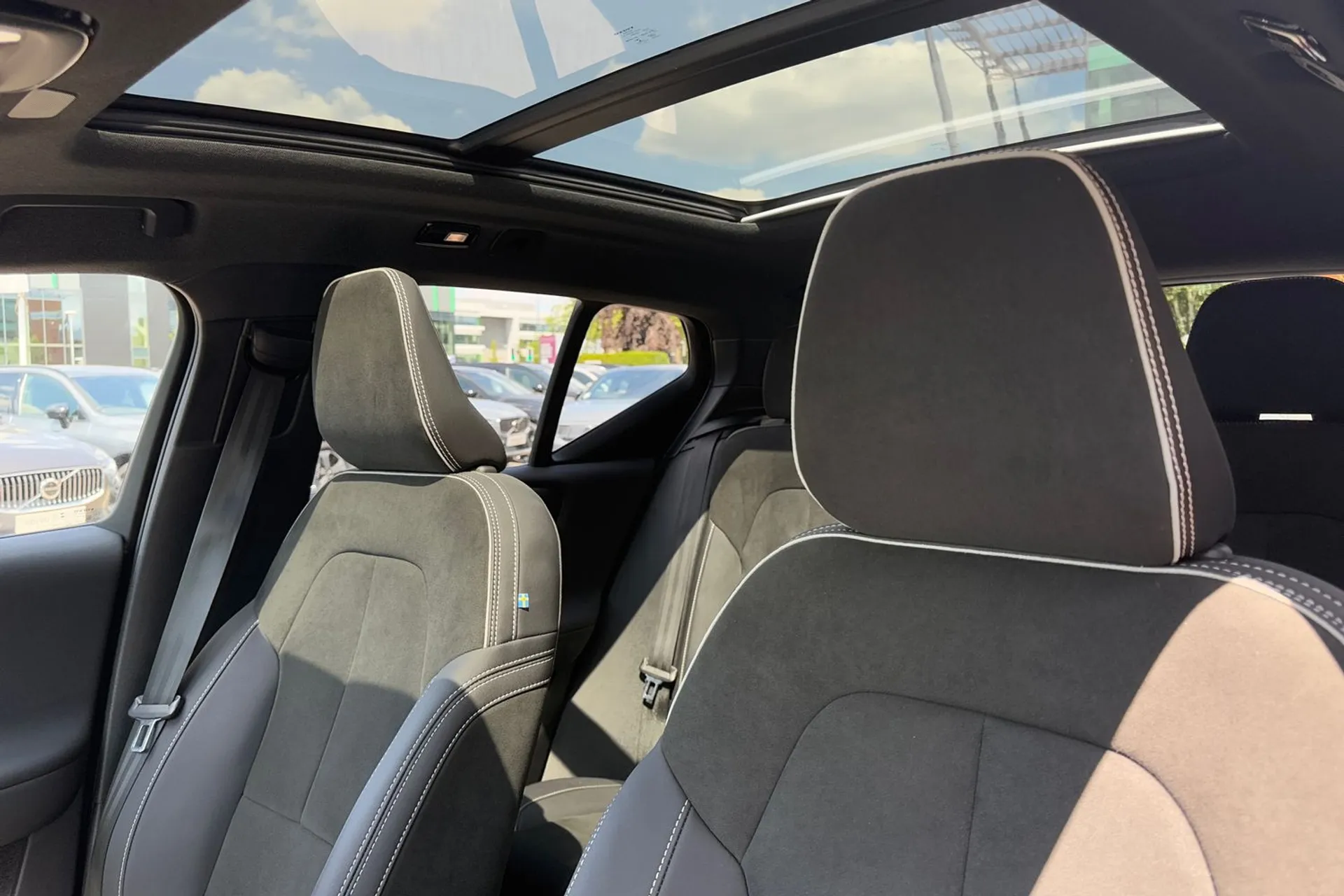 Volvo XC40 thumbnail image number 28