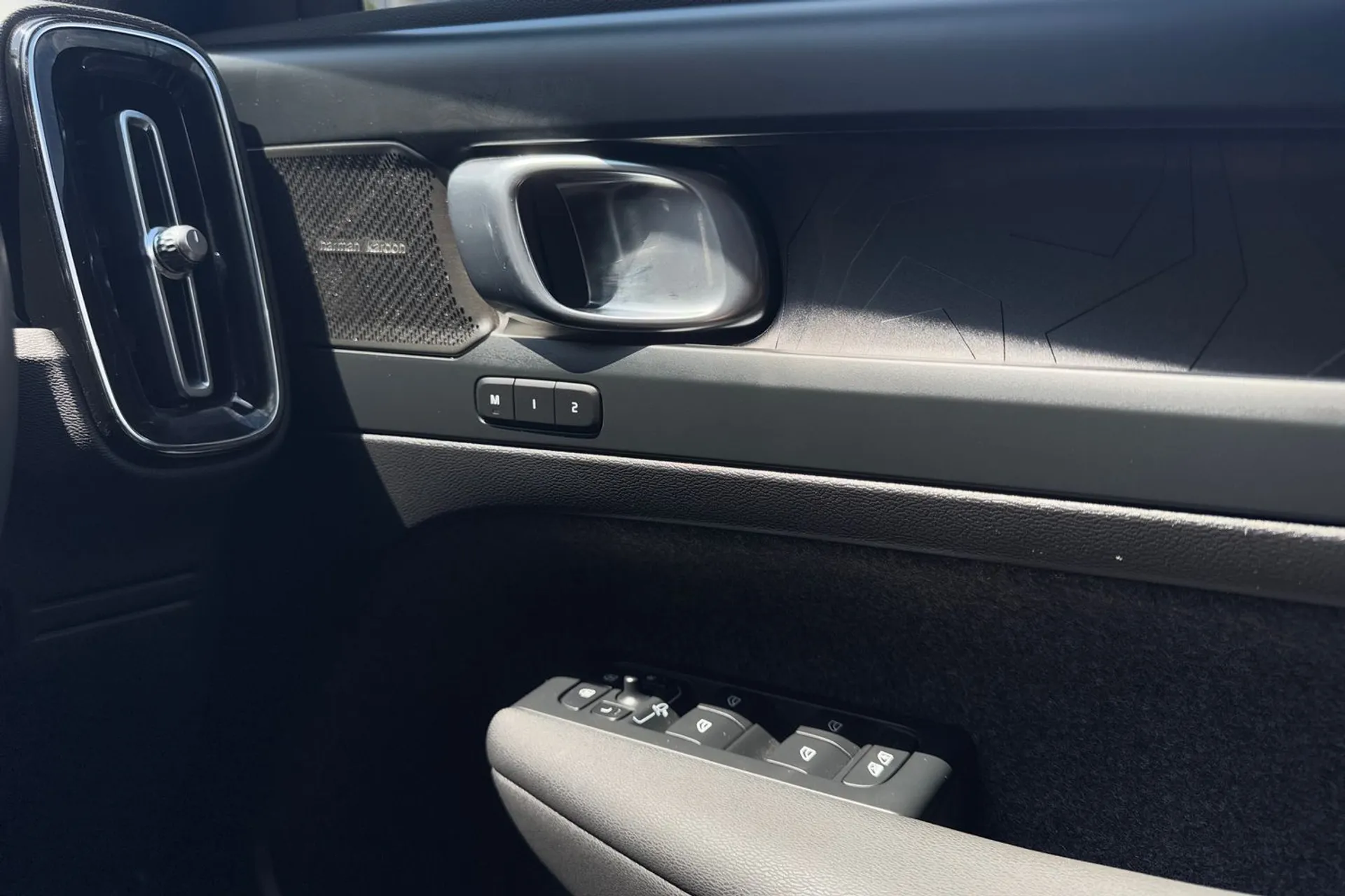 Volvo XC40 thumbnail image number 42
