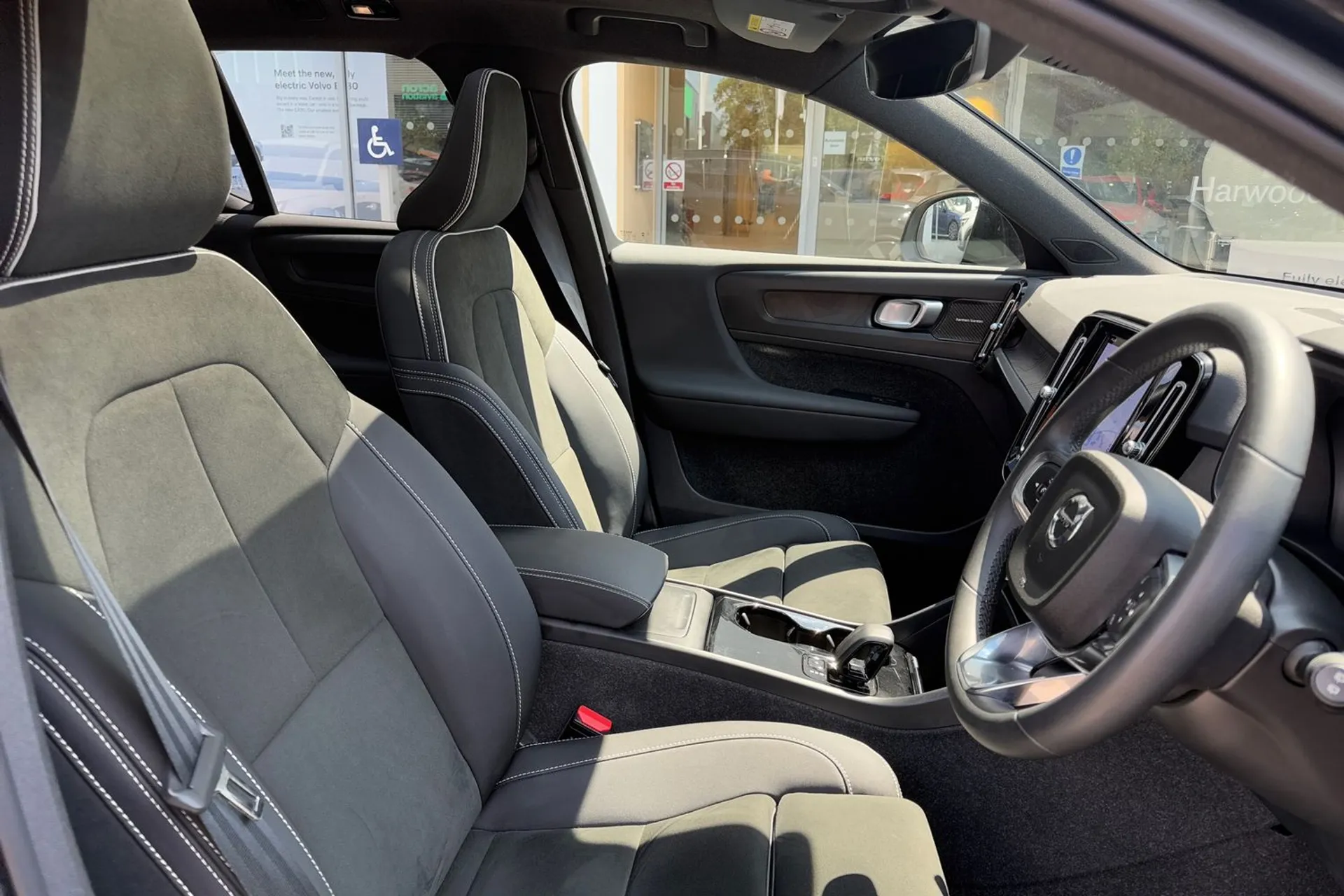 Volvo XC40 thumbnail image number 25