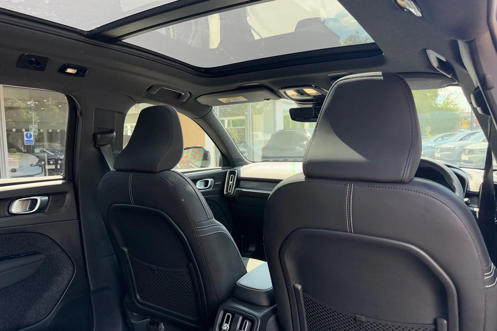 Volvo XC40 thumbnail image number 23