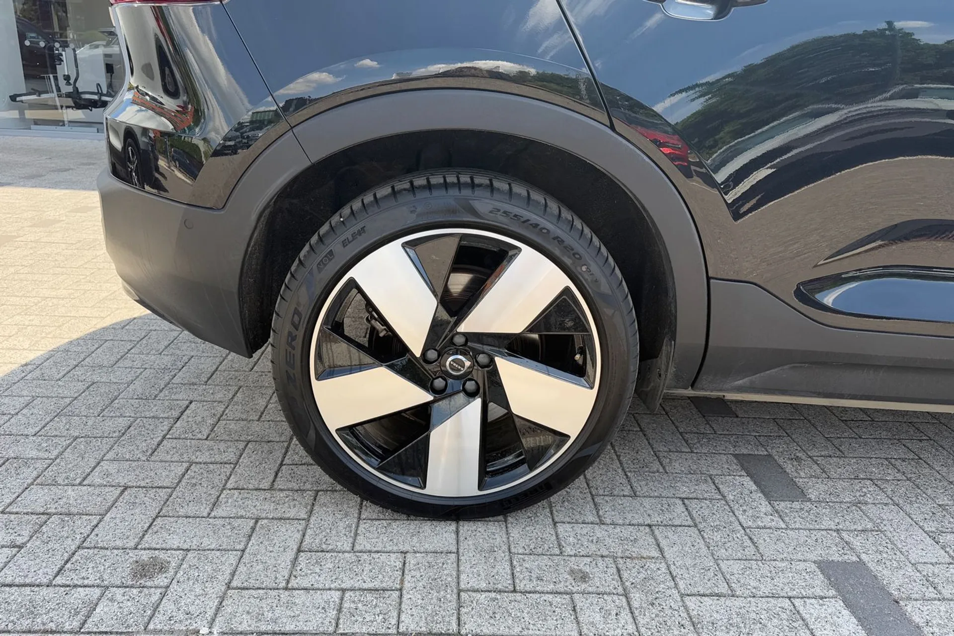 Volvo XC40 thumbnail image number 13