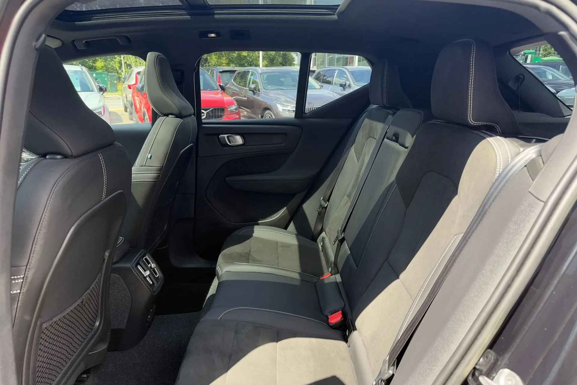 Volvo XC40 thumbnail image number 29