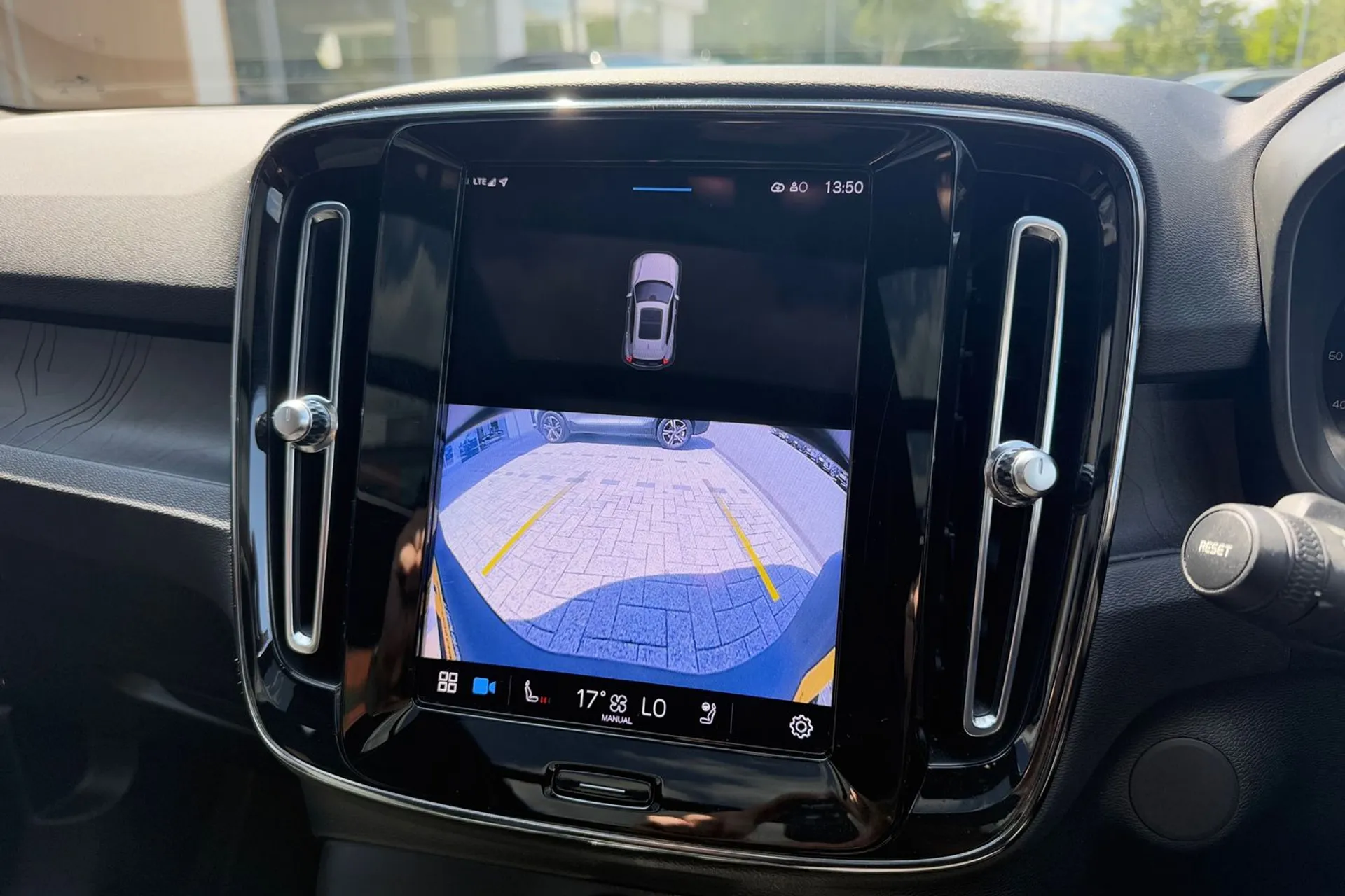Volvo XC40 thumbnail image number 38