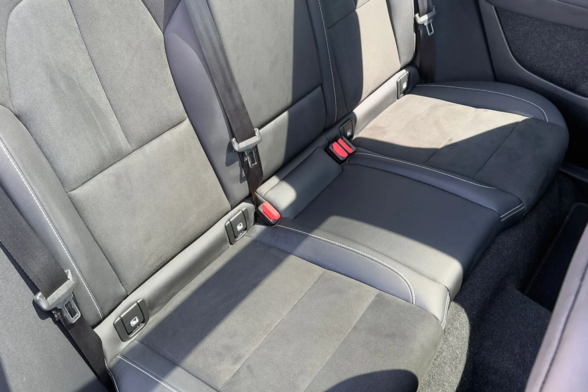 Volvo XC40 thumbnail image number 24