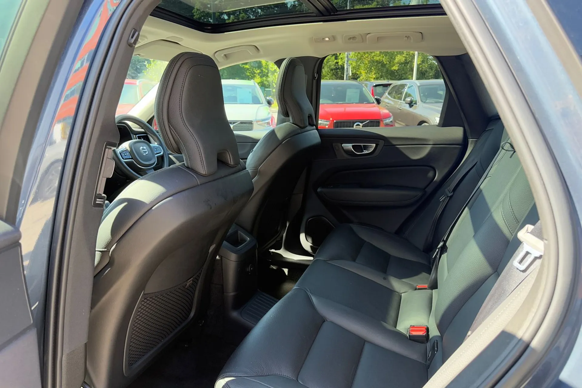 Volvo XC60 thumbnail image number 29