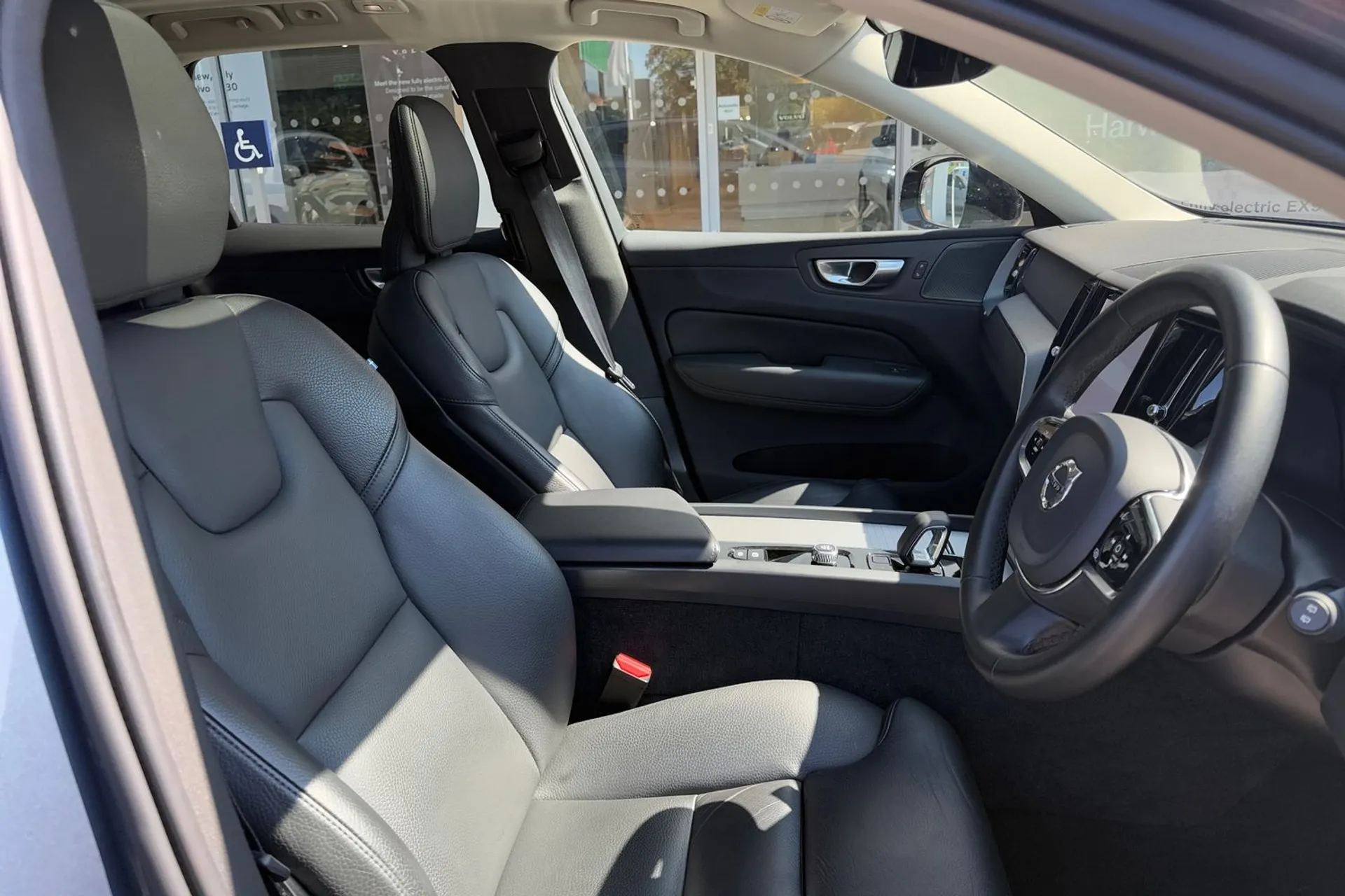 Volvo XC60 thumbnail image number 25