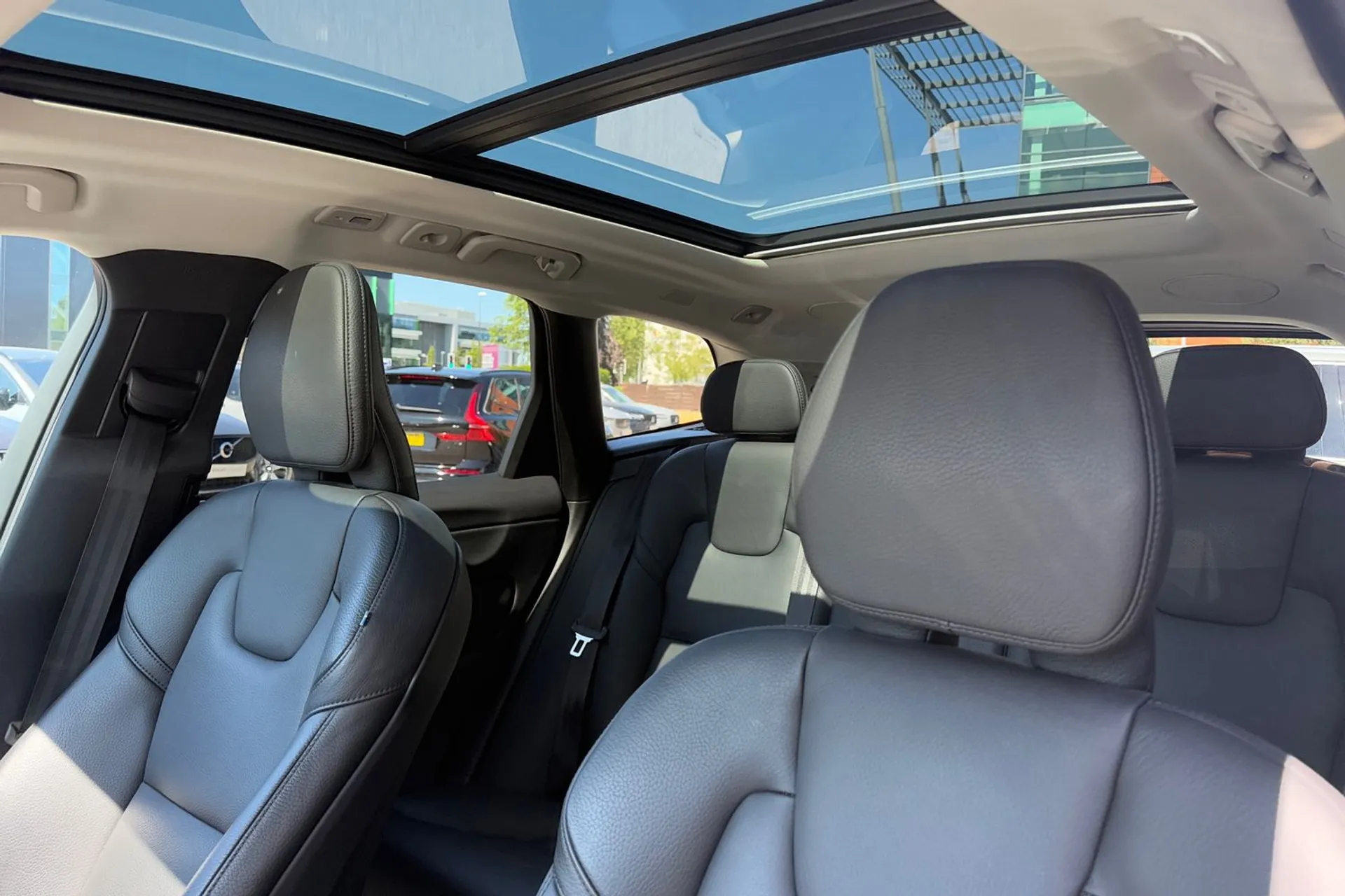 Volvo XC60 thumbnail image number 28