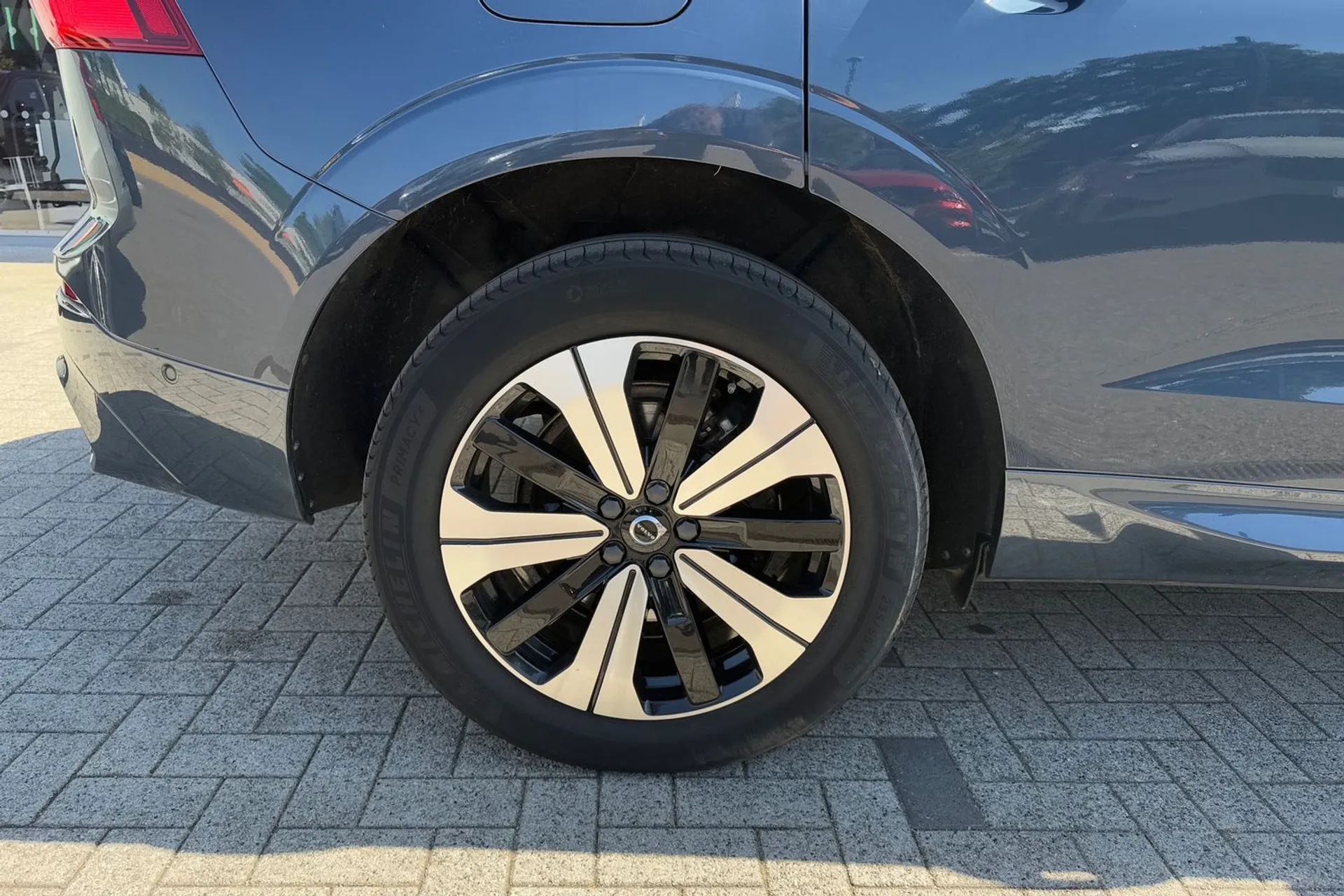 Volvo XC60 thumbnail image number 13