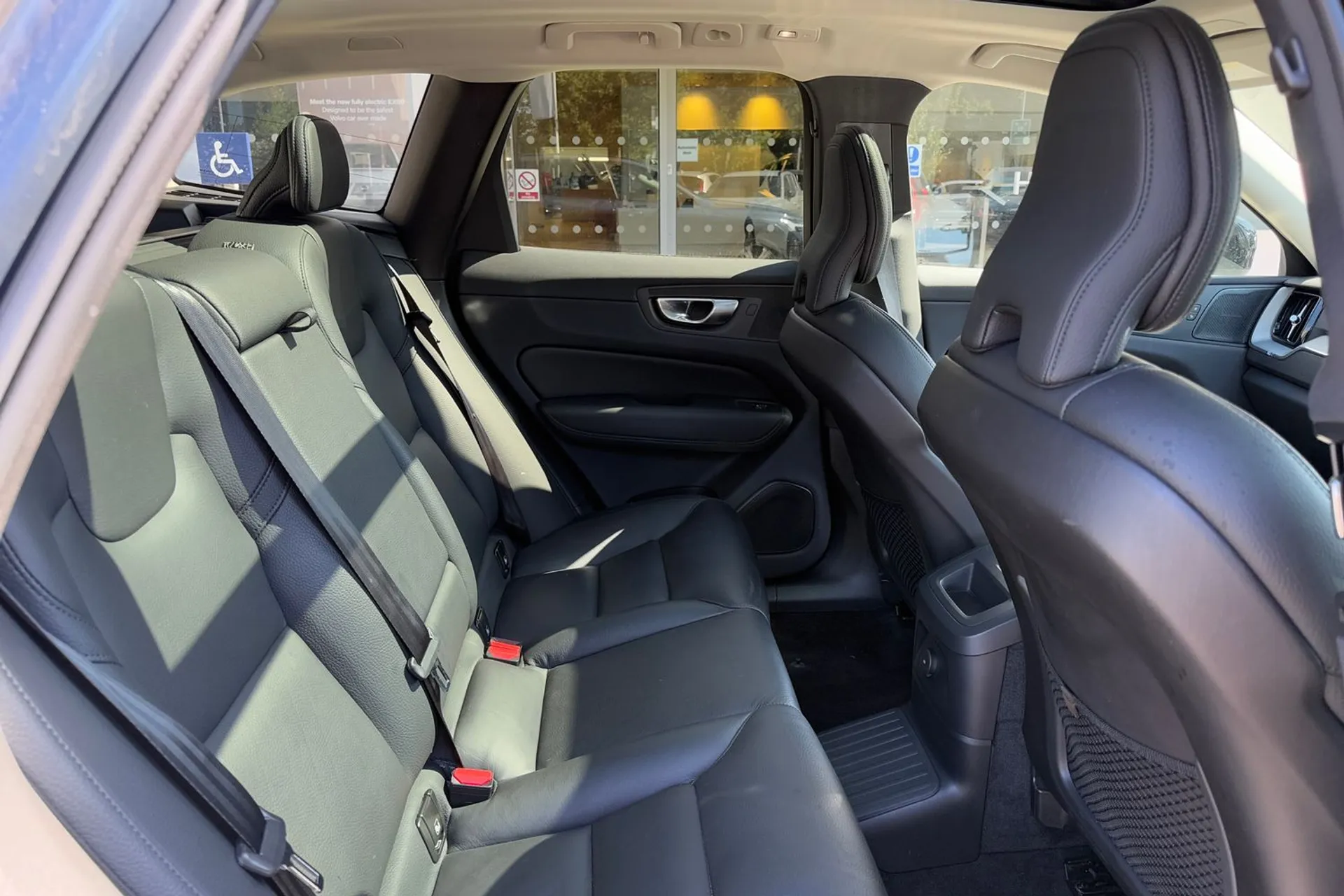 Volvo XC60 thumbnail image number 22