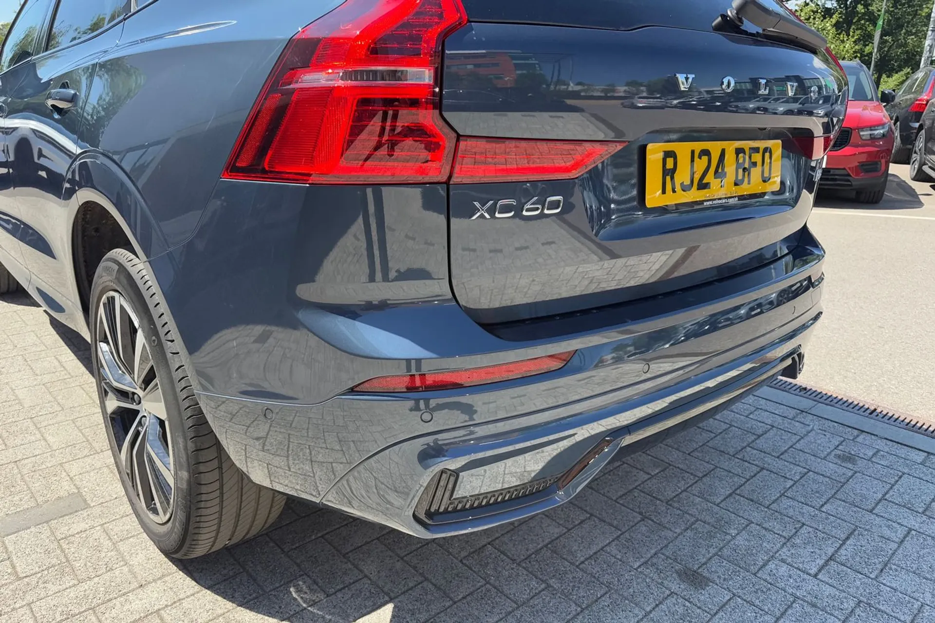 Volvo XC60 thumbnail image number 17
