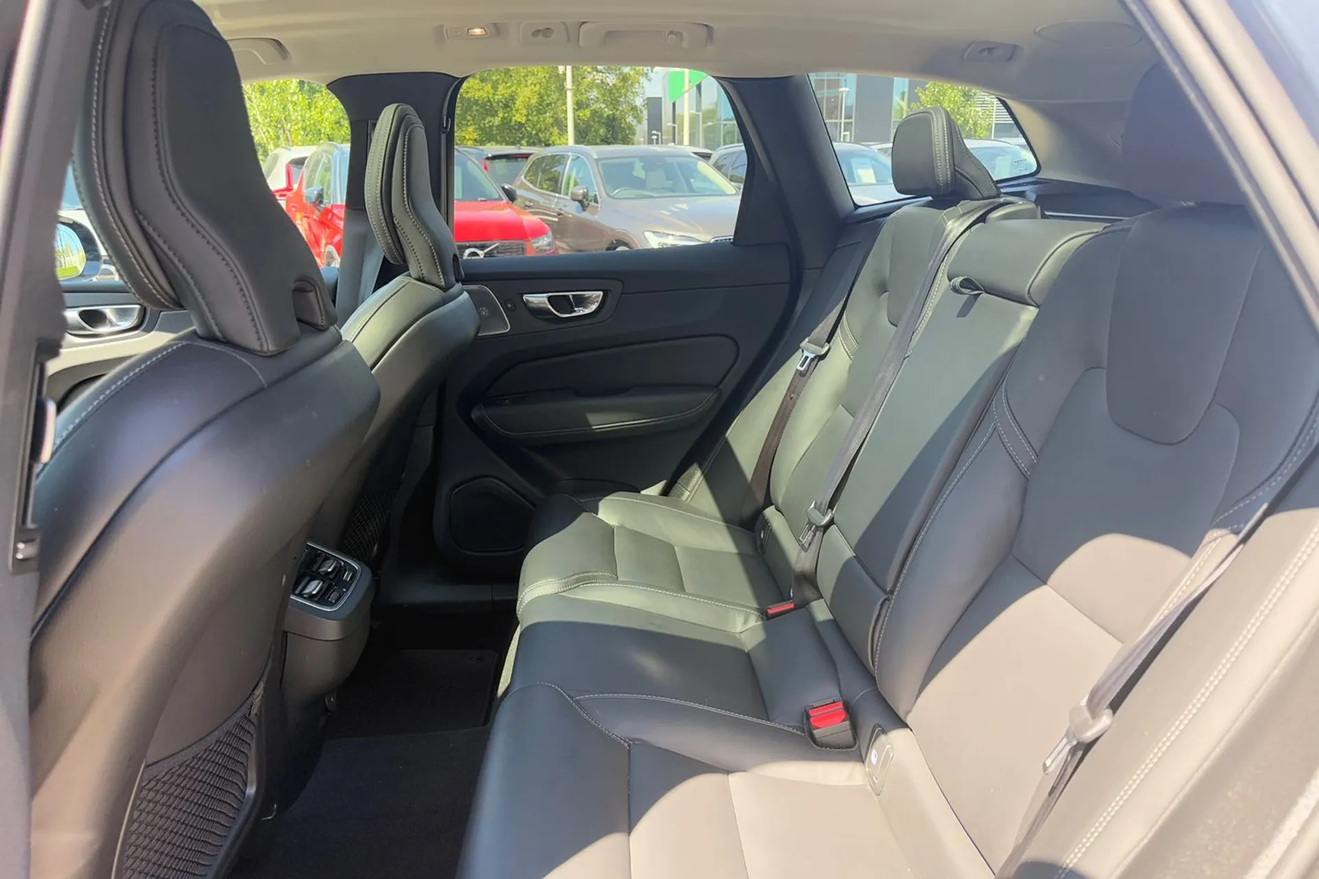 Volvo XC60 thumbnail image number 29