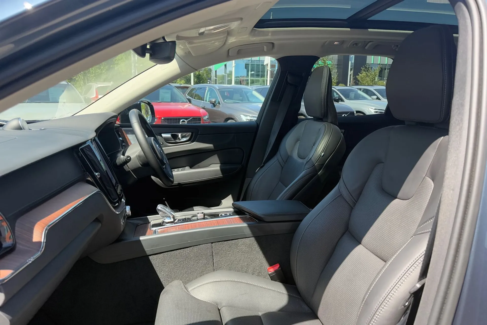 Volvo XC60 thumbnail image number 27