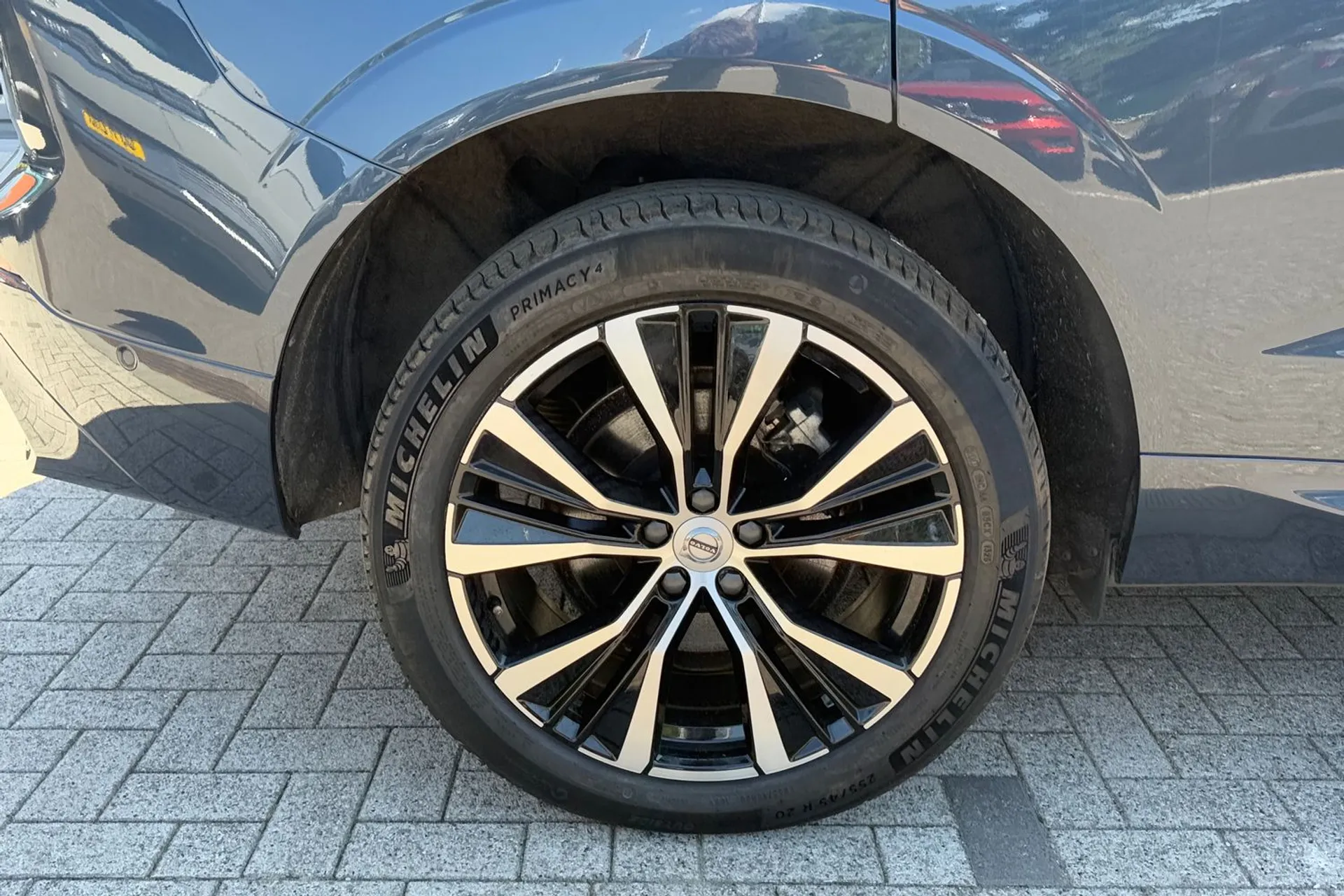 Volvo XC60 thumbnail image number 13