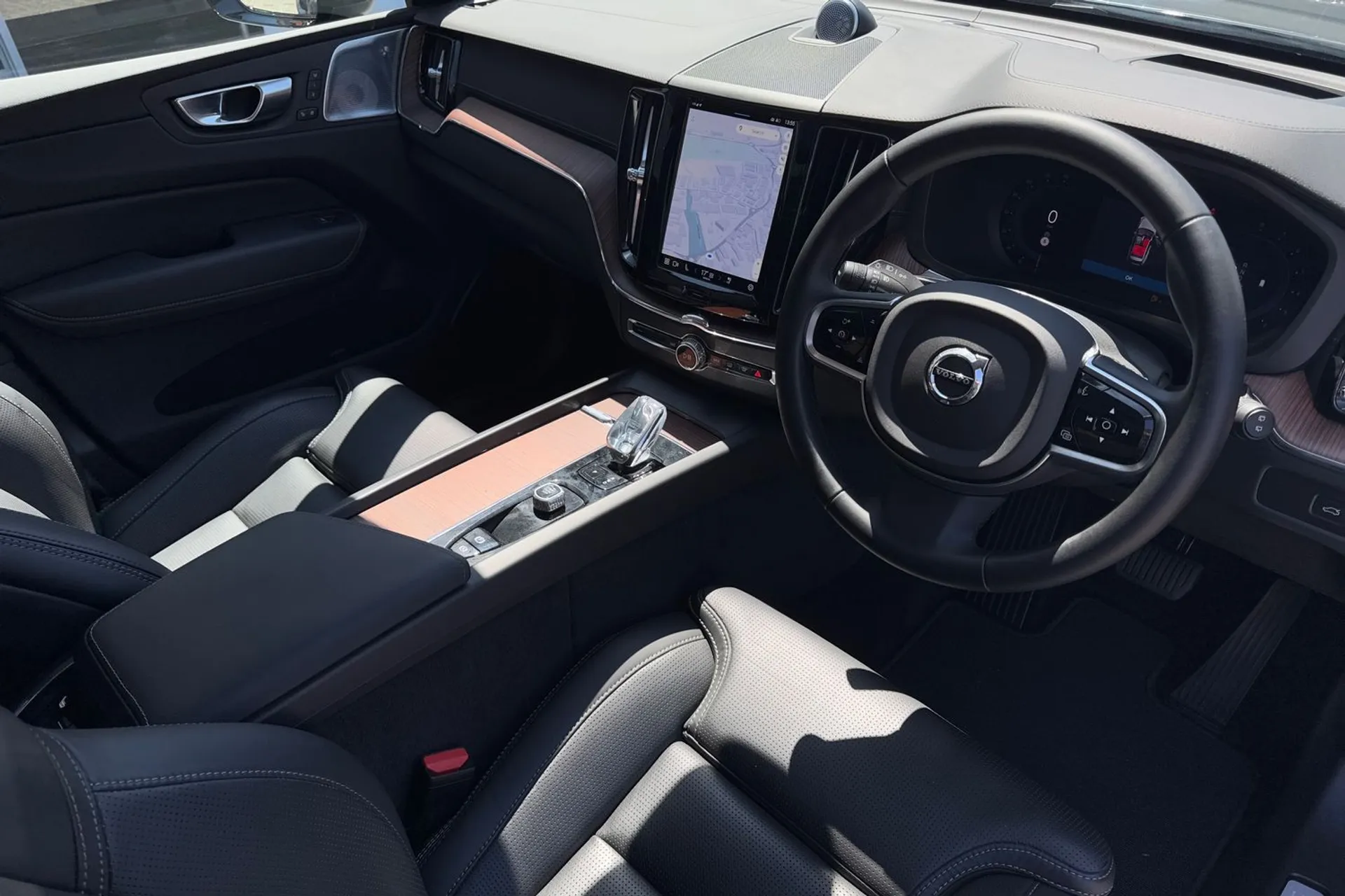 Volvo XC60 thumbnail image number 5