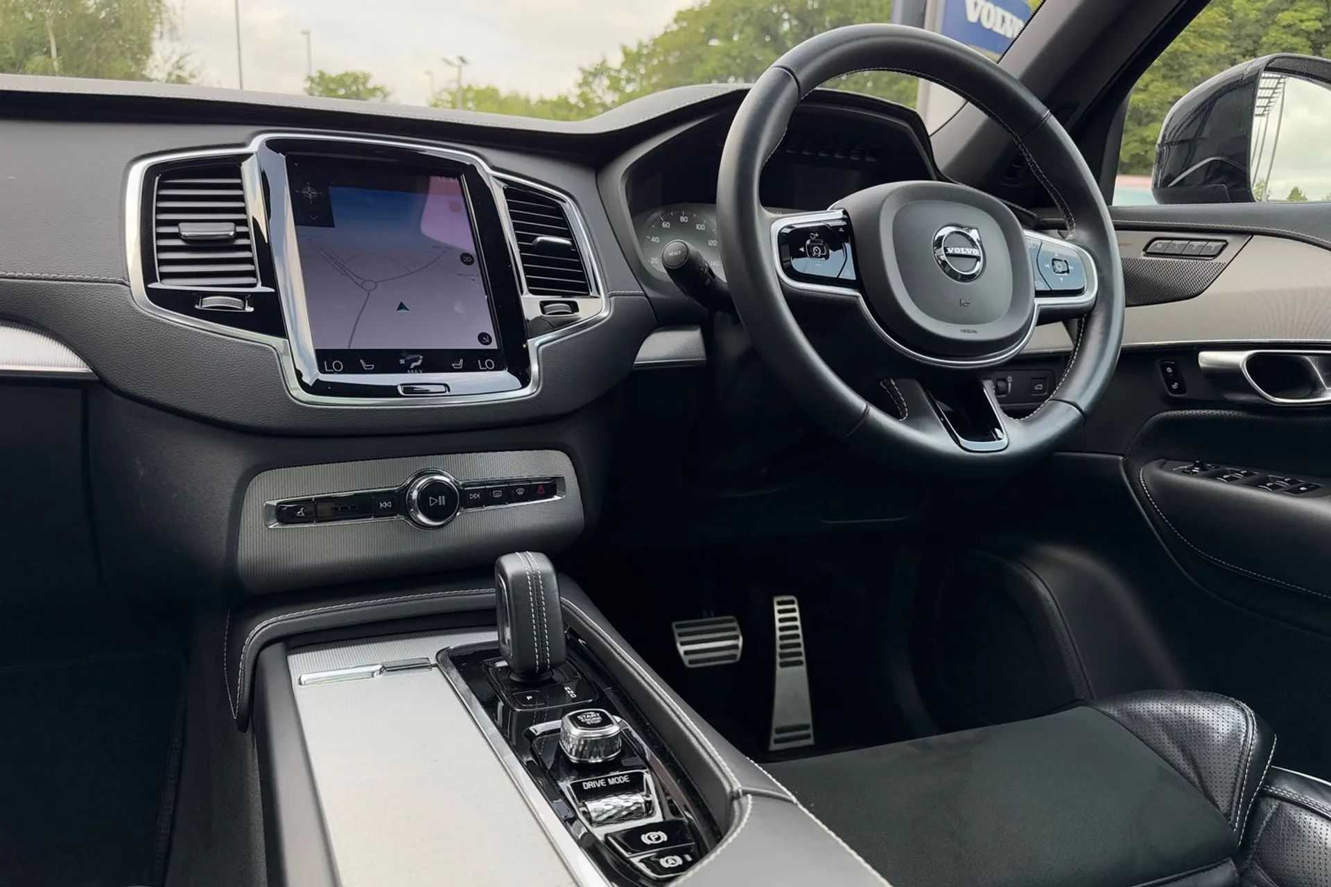 Volvo XC90 thumbnail image number 36
