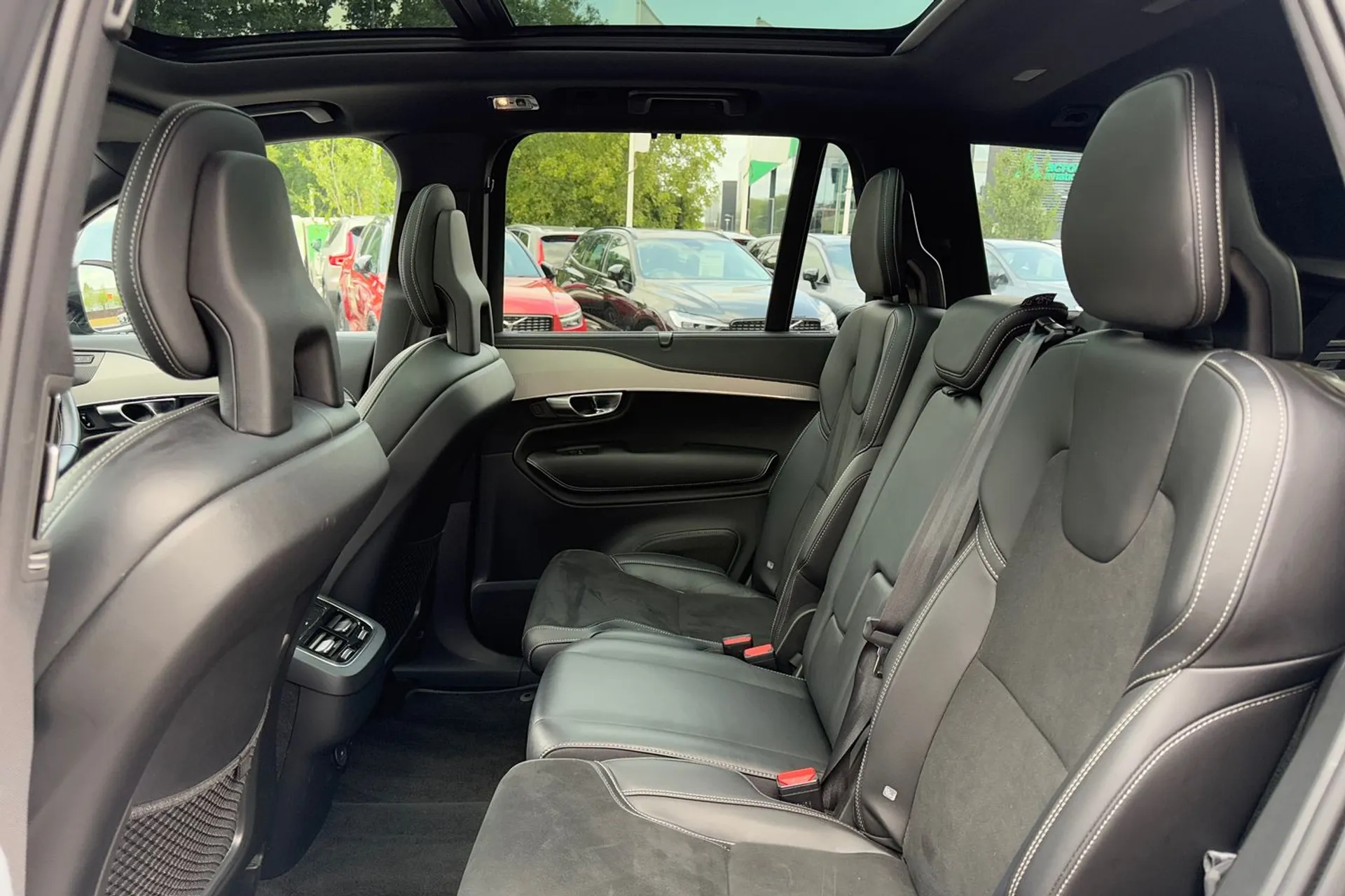 Volvo XC90 thumbnail image number 31