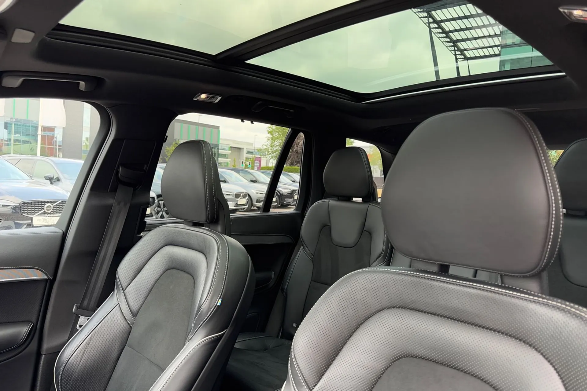Volvo XC90 thumbnail image number 30