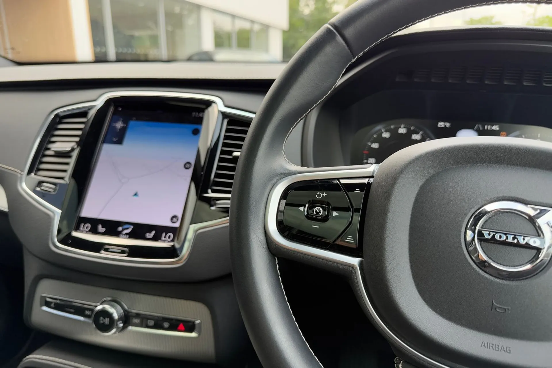 Volvo XC90 thumbnail image number 37
