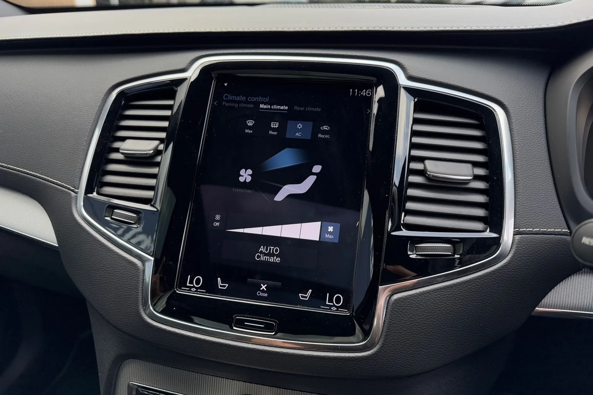 Volvo XC90 thumbnail image number 41