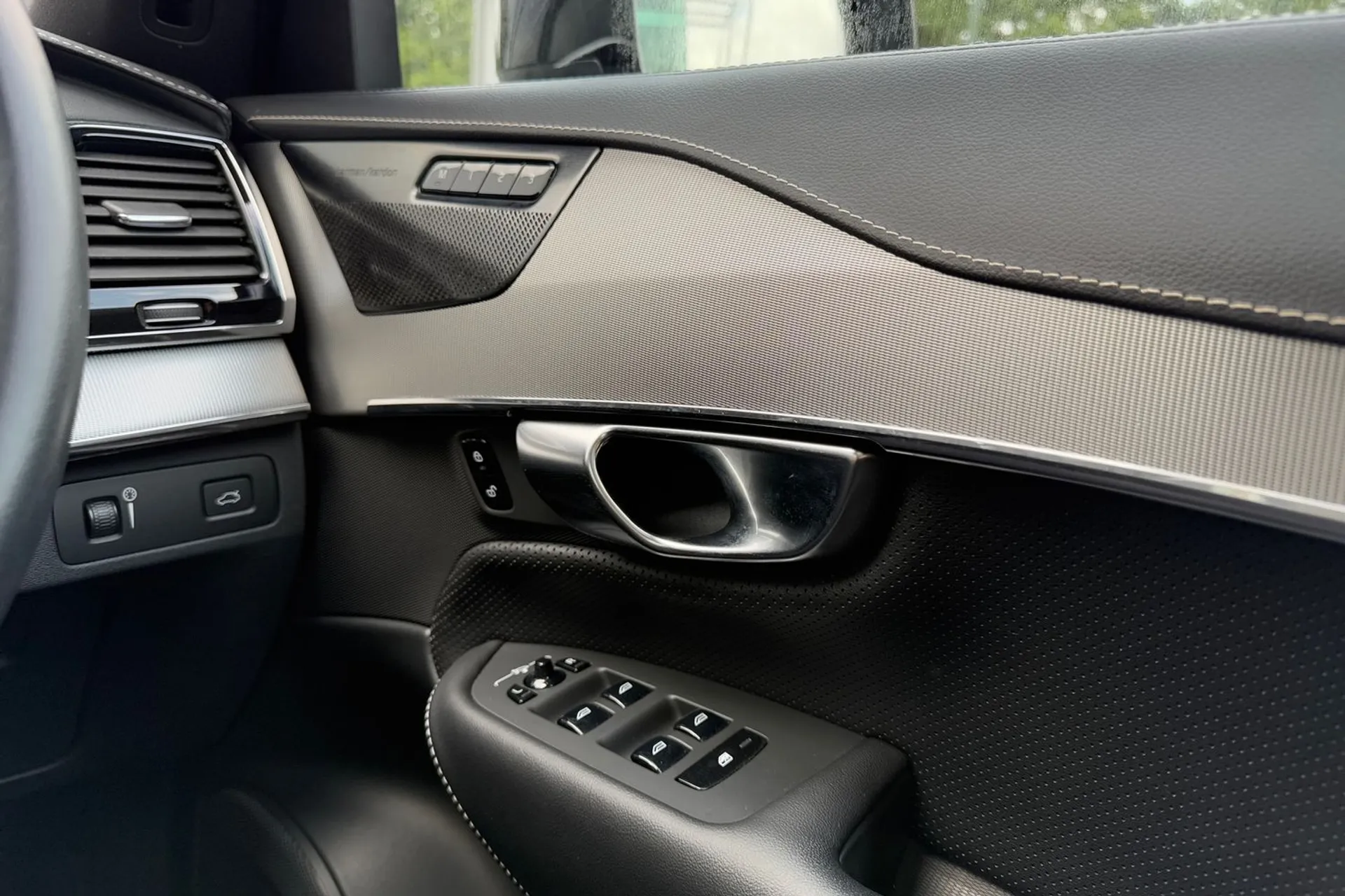 Volvo XC90 thumbnail image number 44