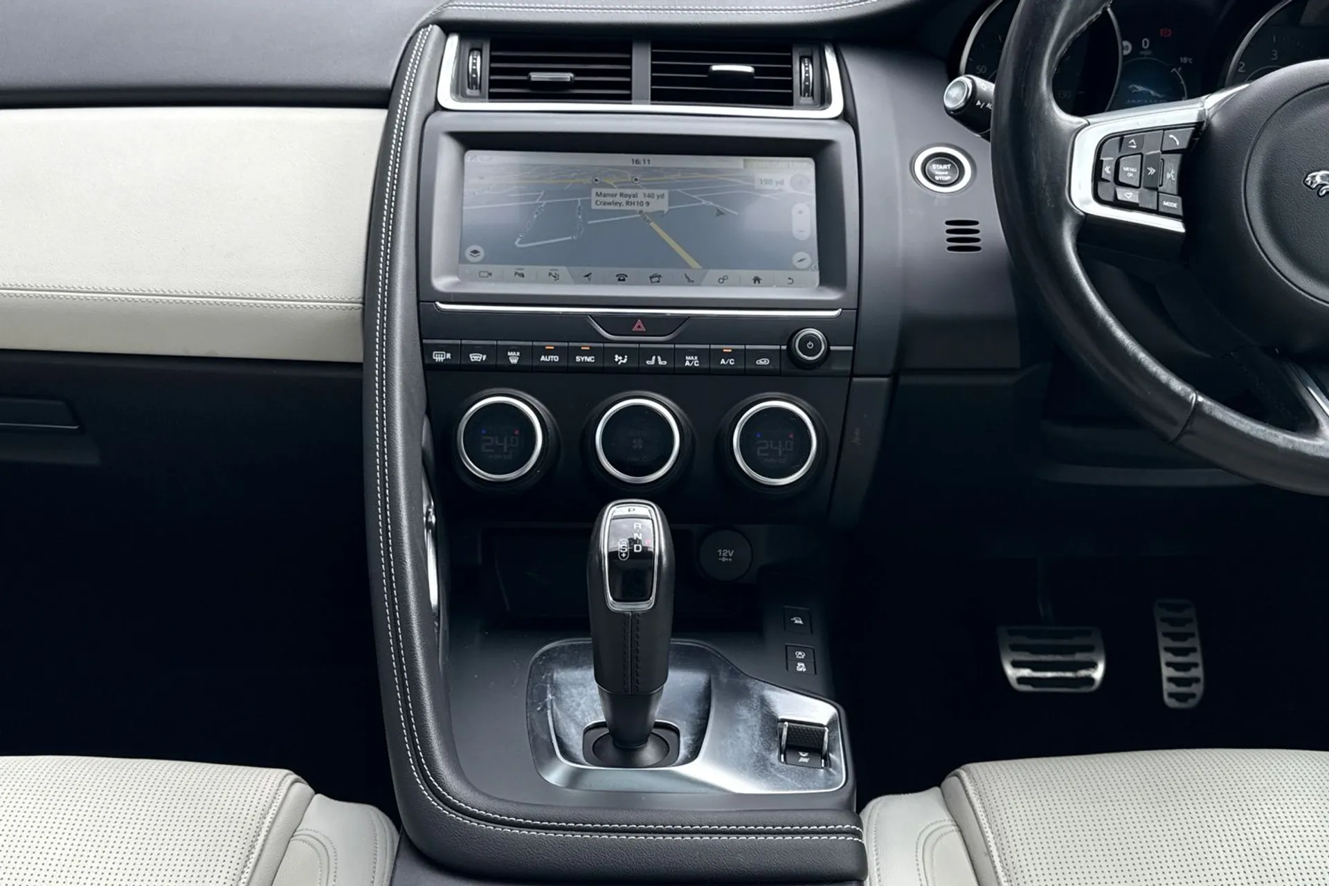Jaguar E-PACE thumbnail image number 26